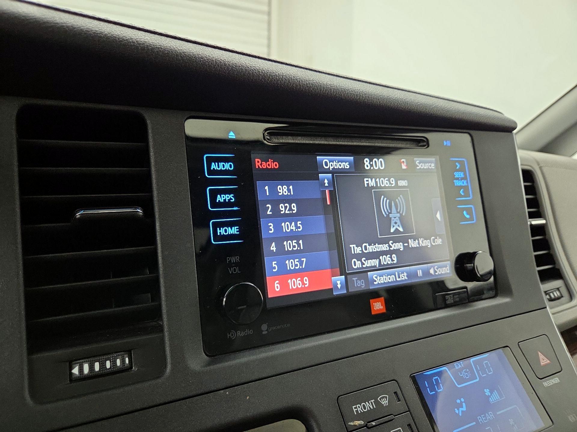 Thumbnail: 2015 Toyota Sienna - 15