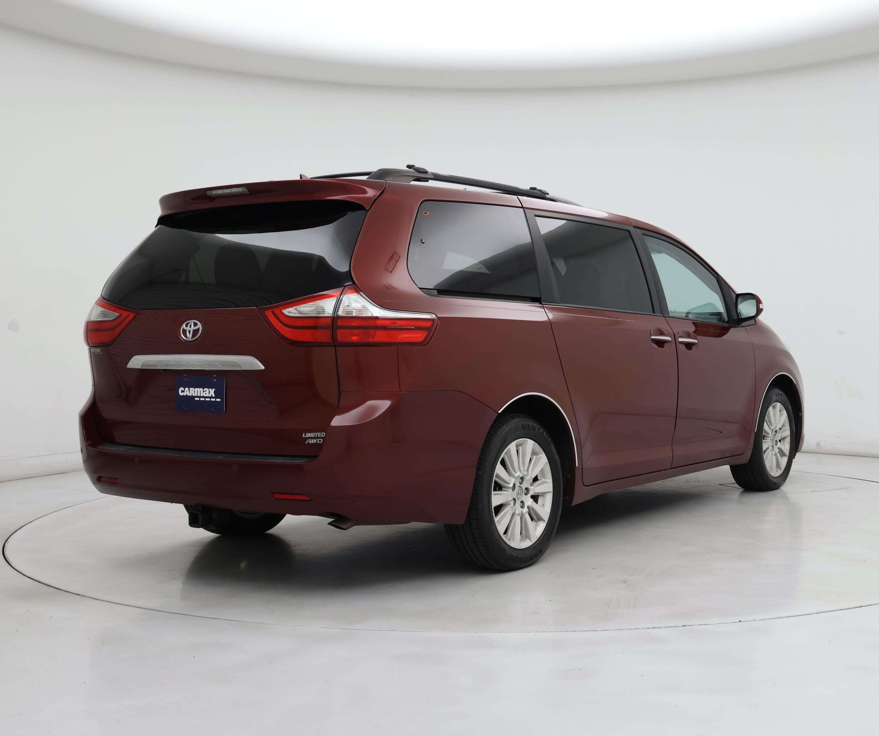 Thumbnail: 2015 Toyota Sienna - 8