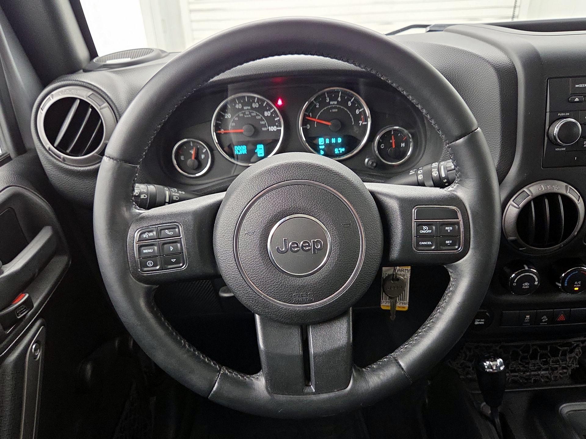 Thumbnail: 2015 Jeep Wrangler - 10