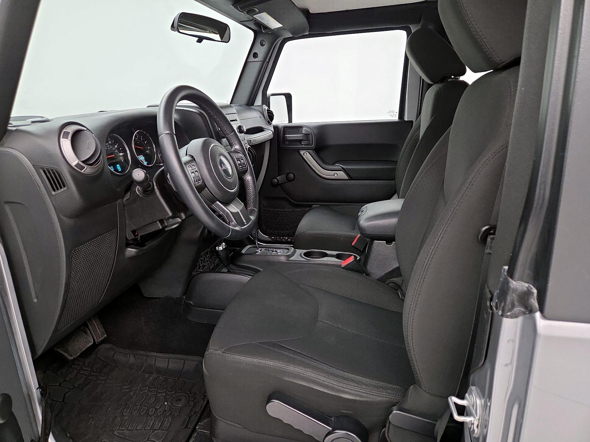 Thumbnail: 2015 Jeep Wrangler - 11