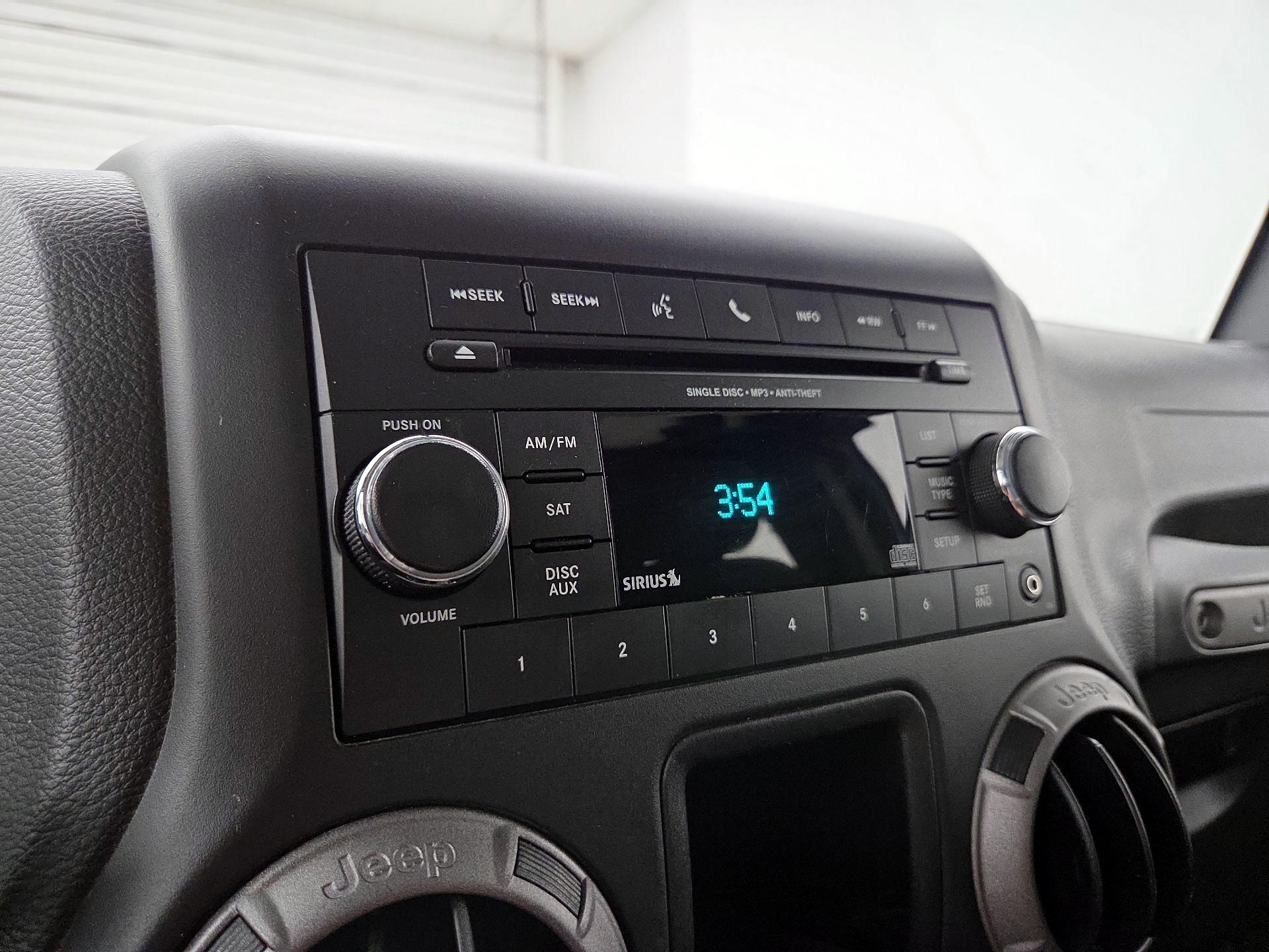 Thumbnail: 2015 Jeep Wrangler - 13
