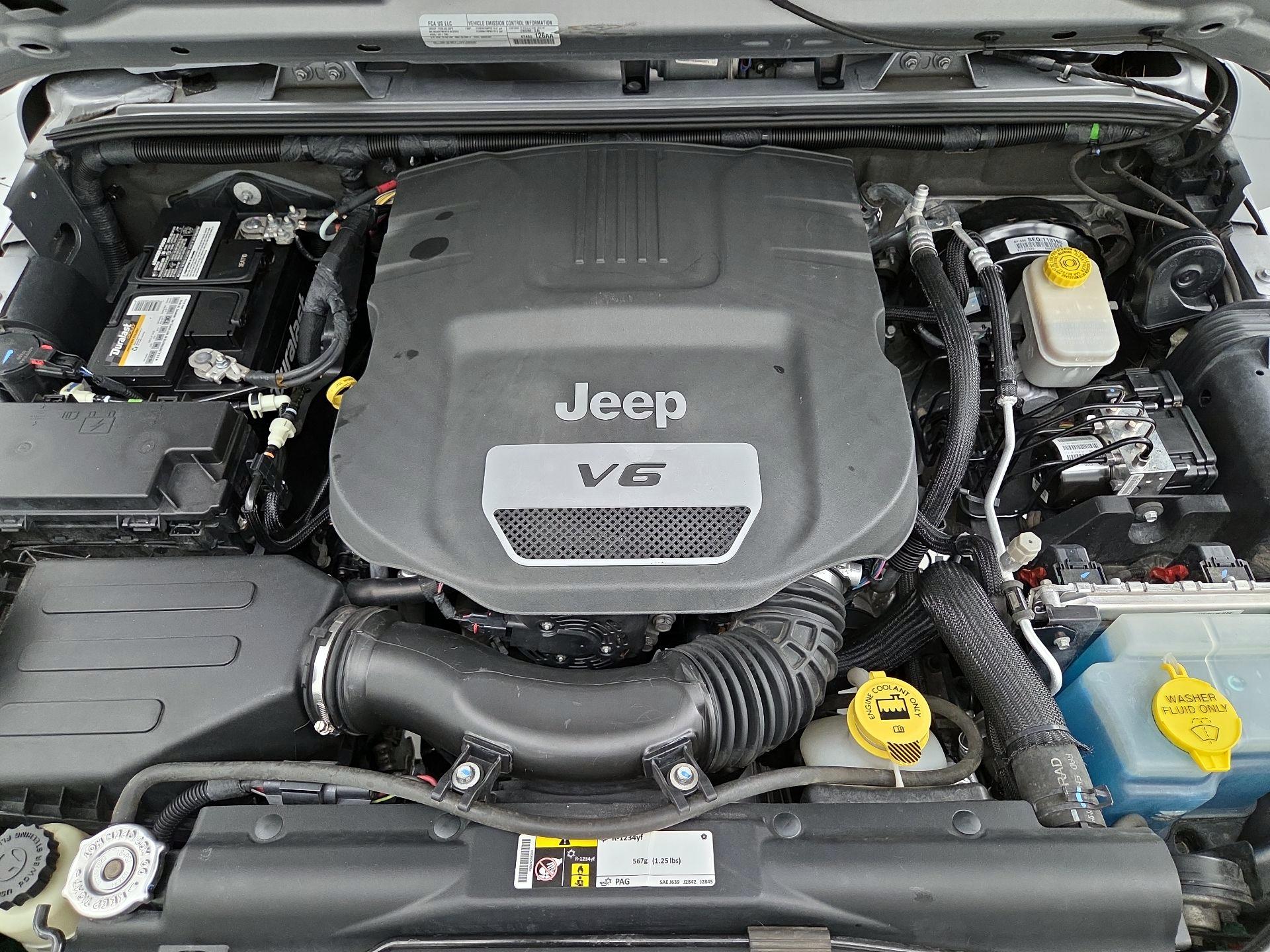 Thumbnail: 2015 Jeep Wrangler - 19