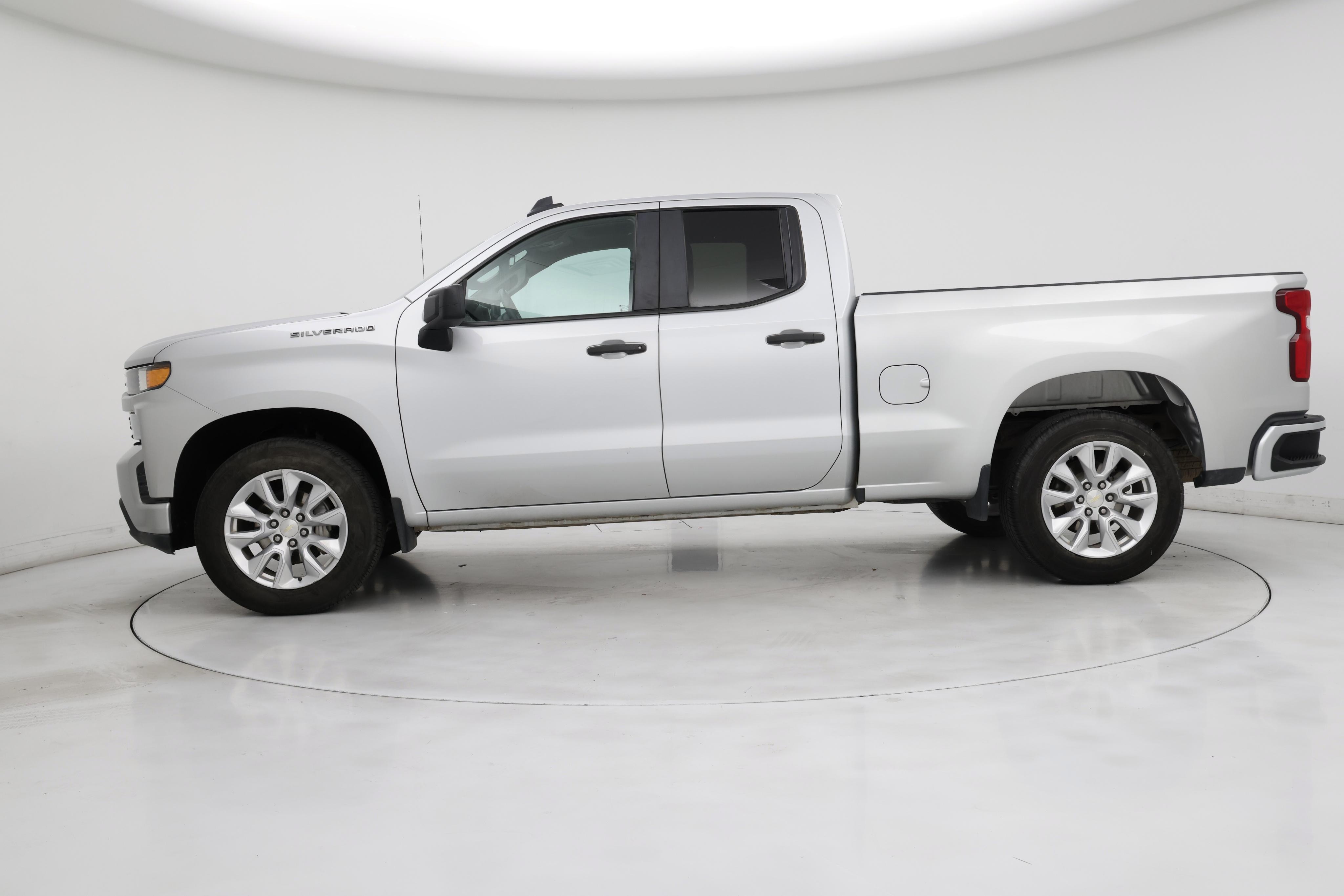 Thumbnail: 2020 Chevrolet Silverado 1500 - 3