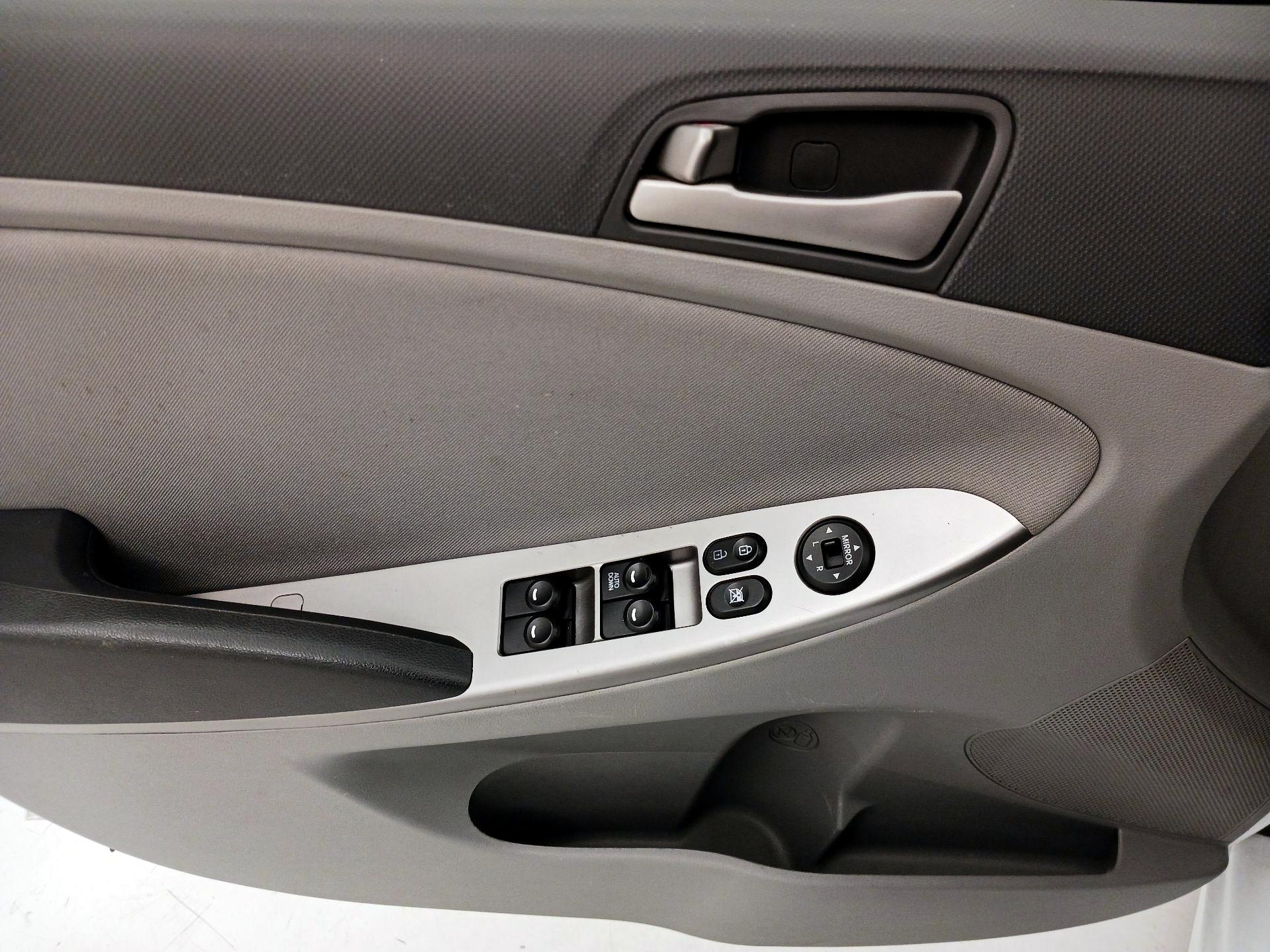 Thumbnail: 2015 Hyundai Accent - 12