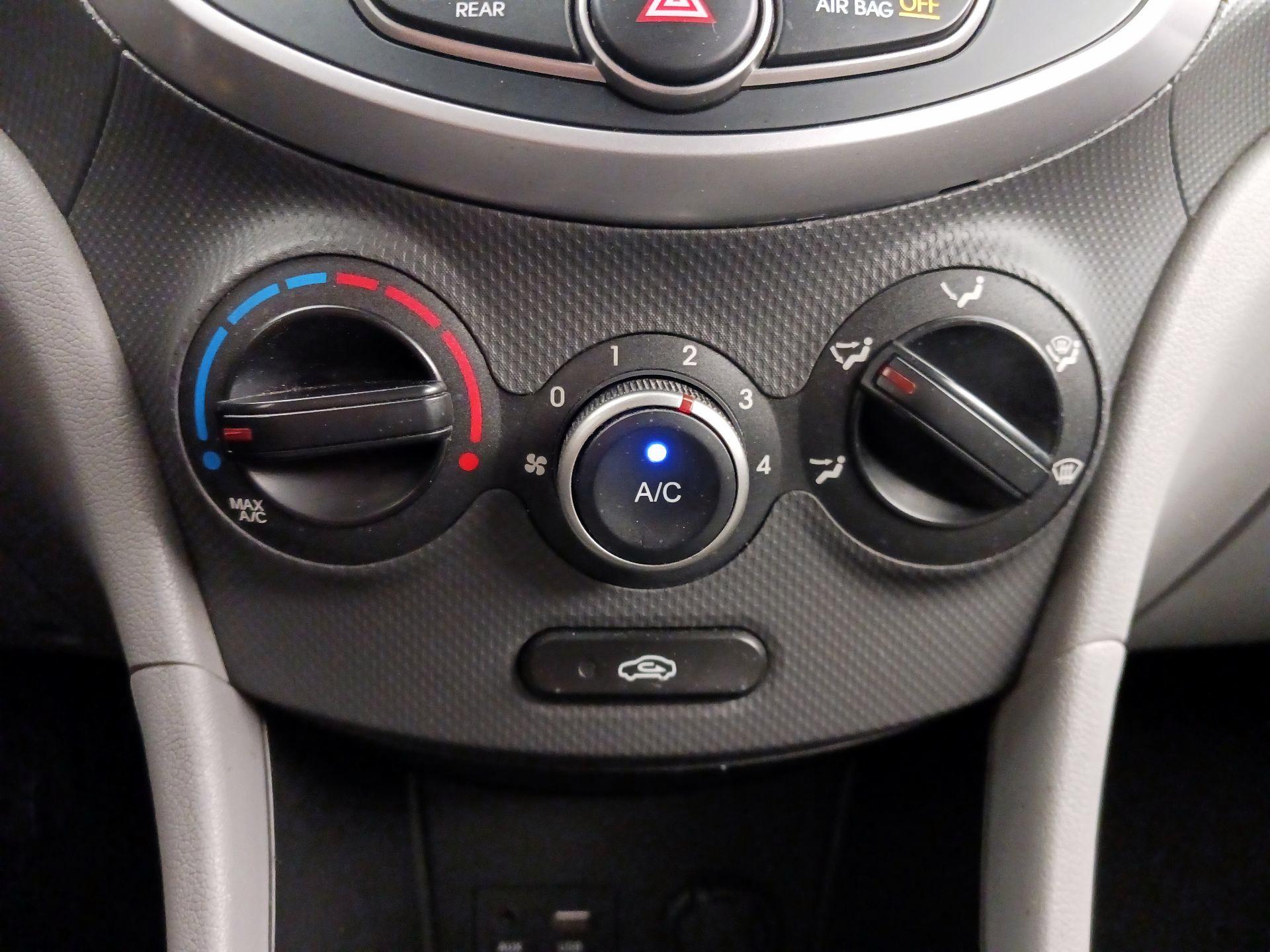 Thumbnail: 2015 Hyundai Accent - 15