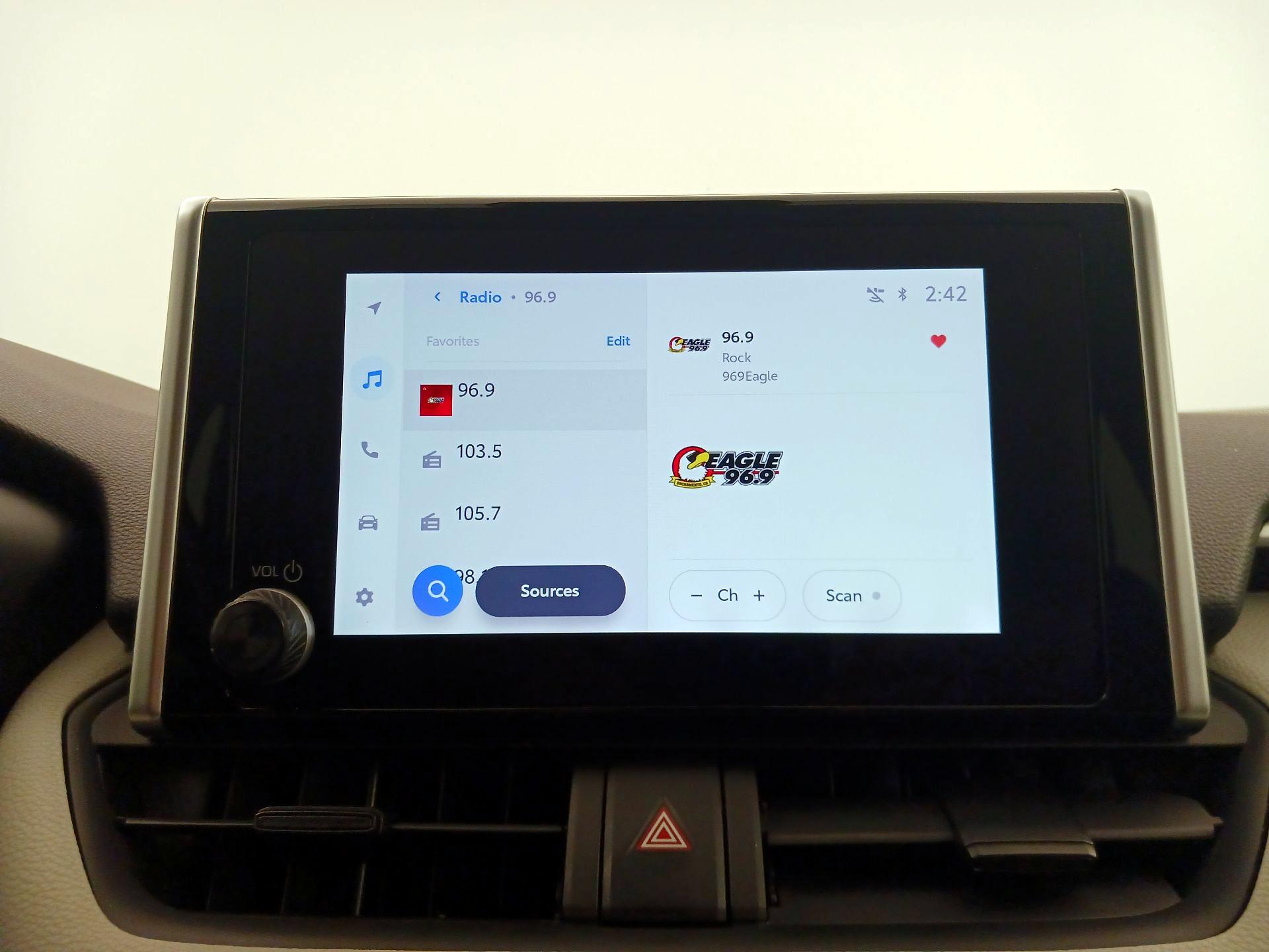 Thumbnail: 2023 Toyota RAV4 - 15