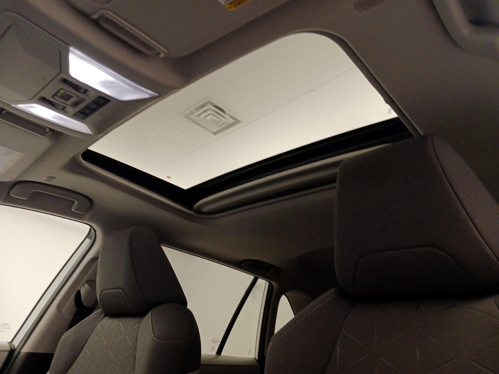 Thumbnail: 2023 Toyota RAV4 - 19