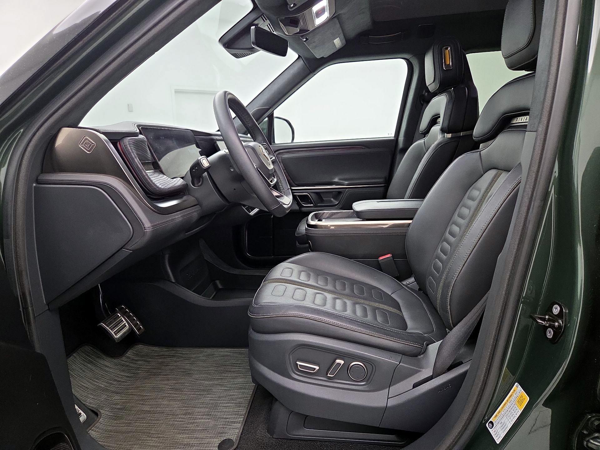 Thumbnail: 2022 Rivian R1T - 11