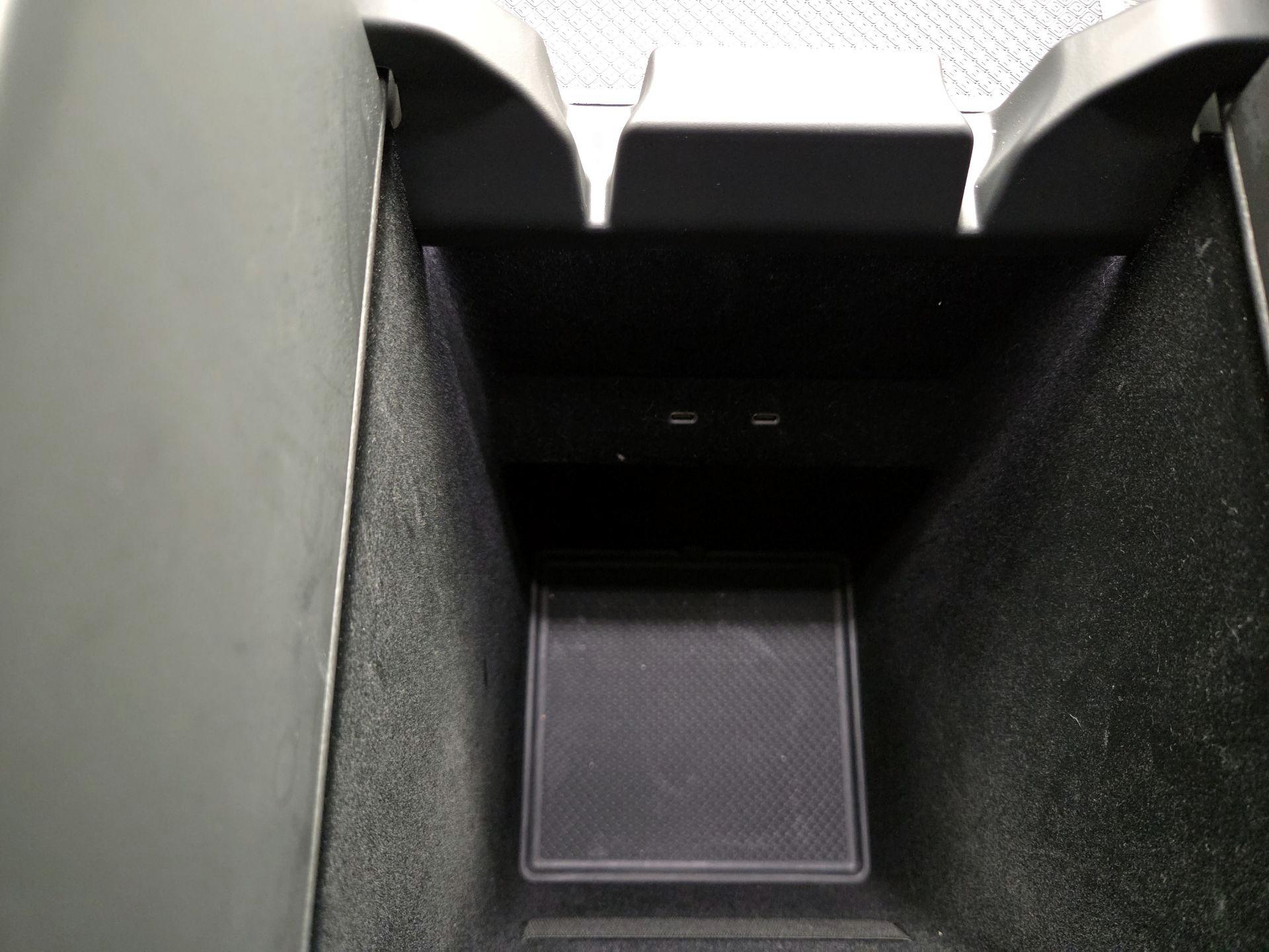 Thumbnail: 2022 Rivian R1T - 18