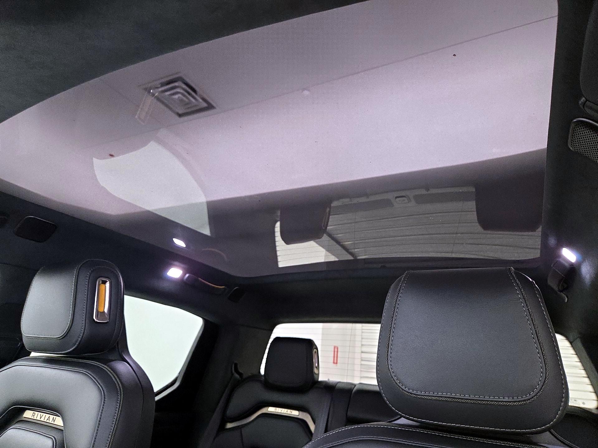 Thumbnail: 2022 Rivian R1T - 19