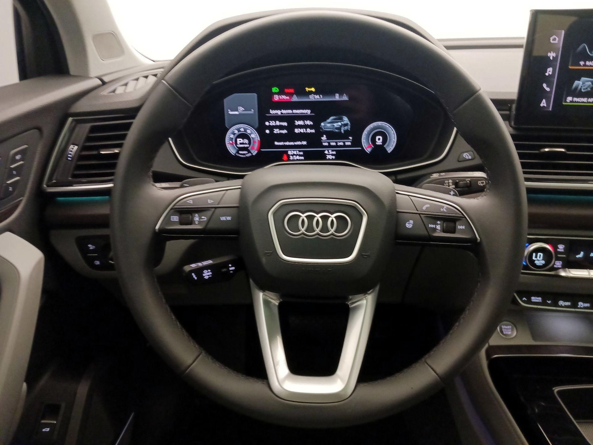 Thumbnail: 2023 Audi Q5 - 10