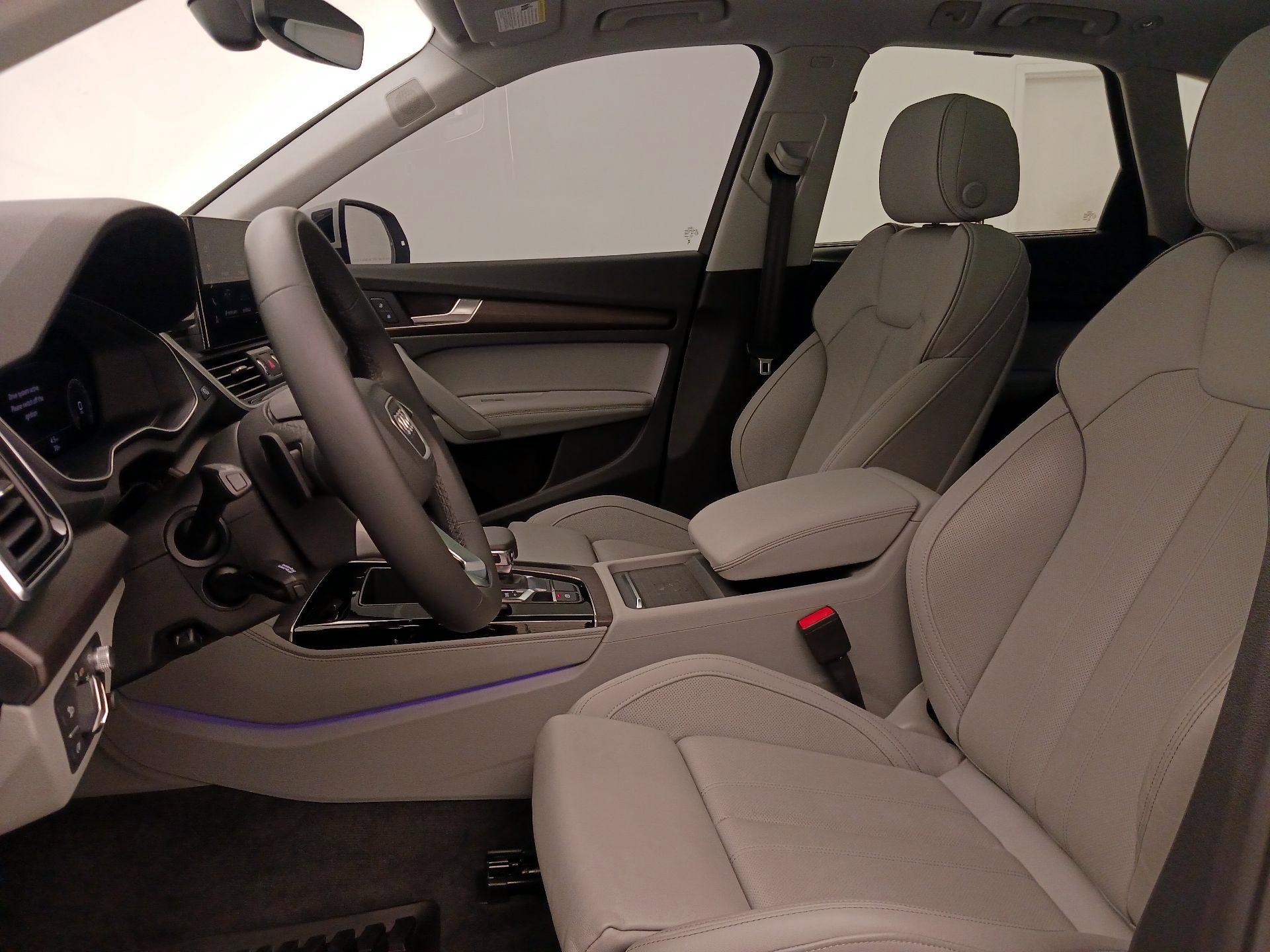 Thumbnail: 2023 Audi Q5 - 11