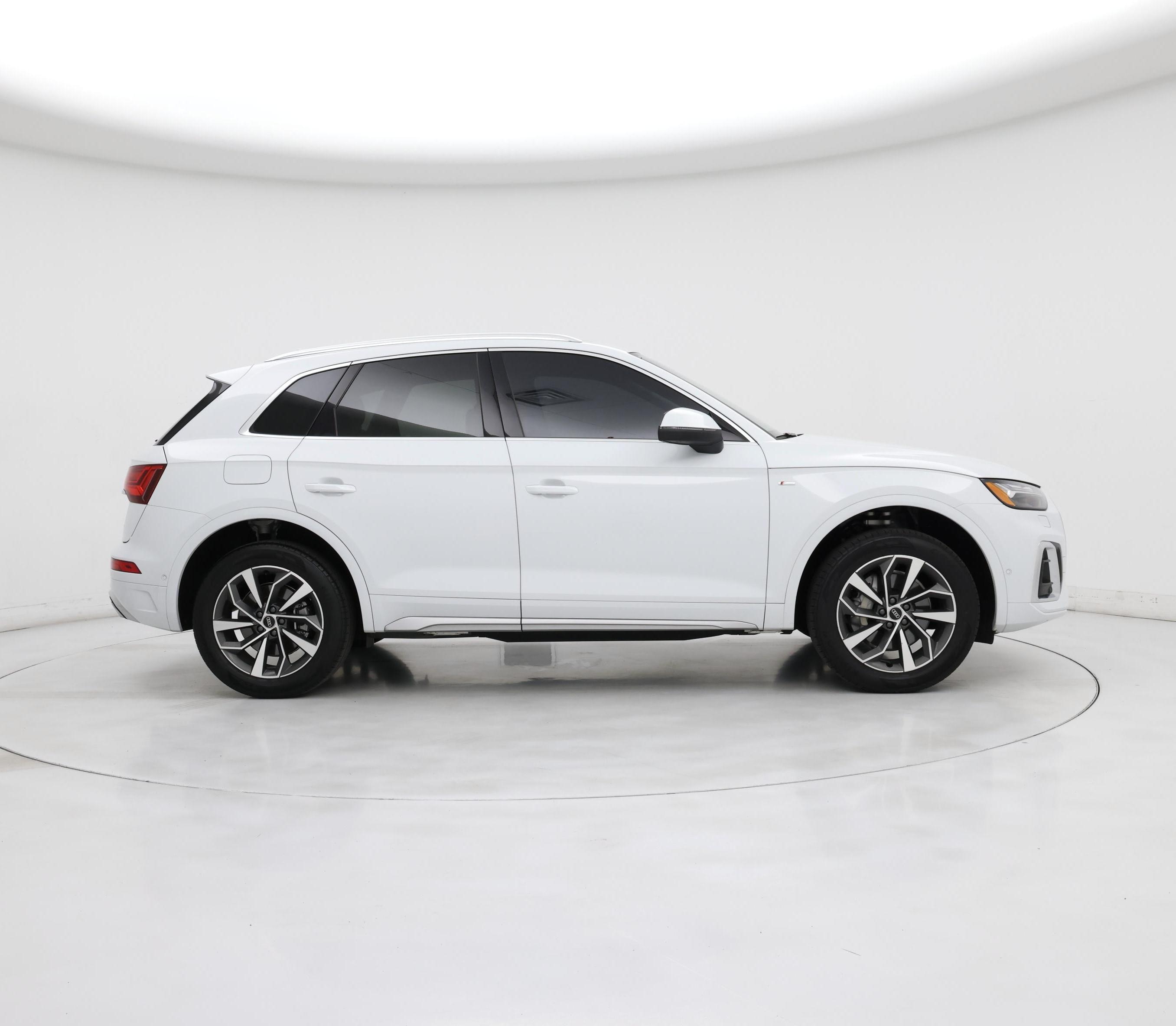 Thumbnail: 2023 Audi Q5 - 7