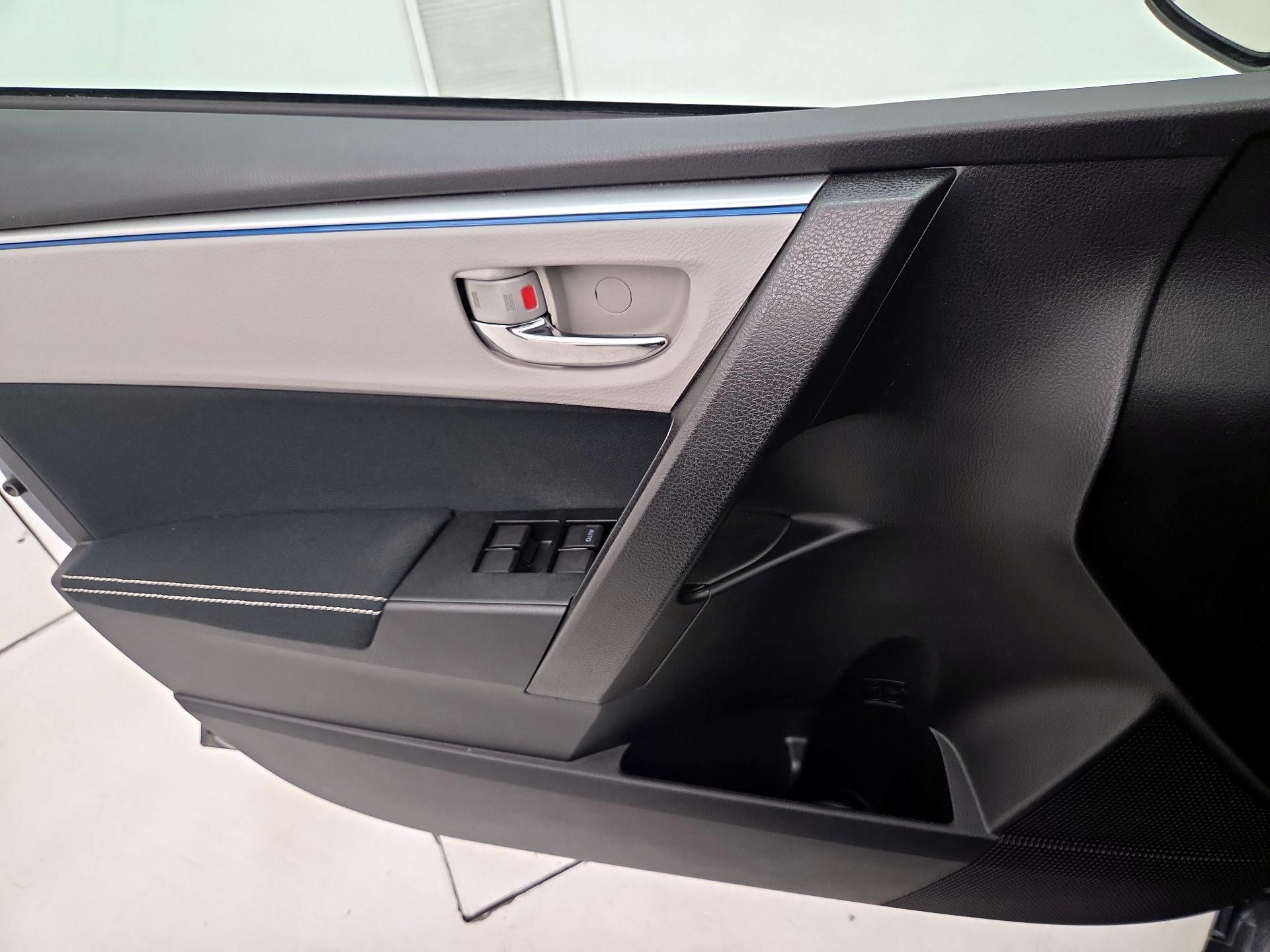 Thumbnail: 2016 Toyota Corolla - 12