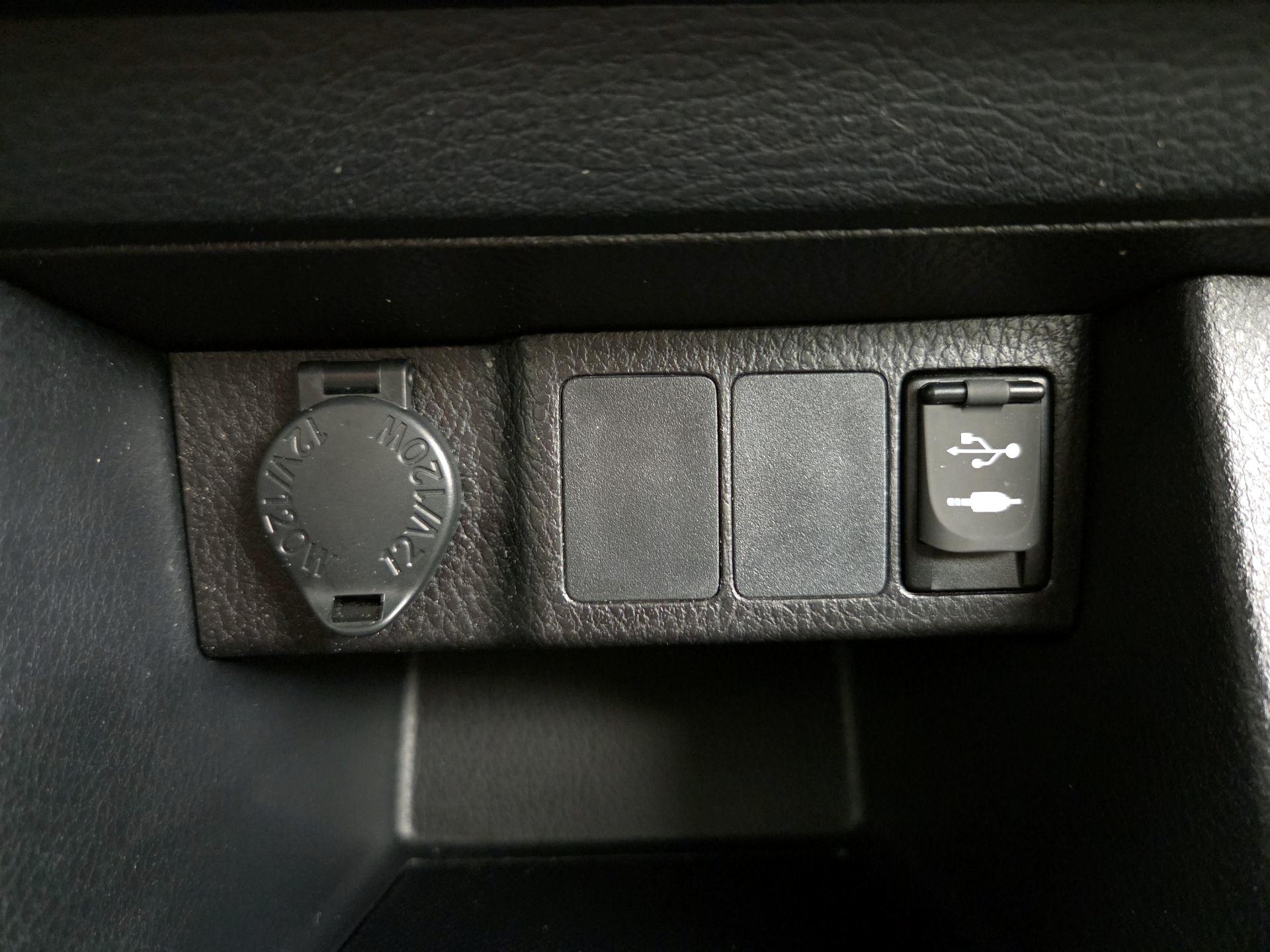 Thumbnail: 2016 Toyota Corolla - 18