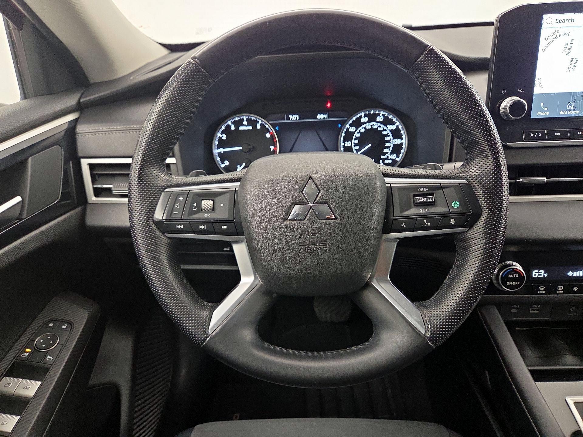 Thumbnail: 2022 Mitsubishi Outlander - 10