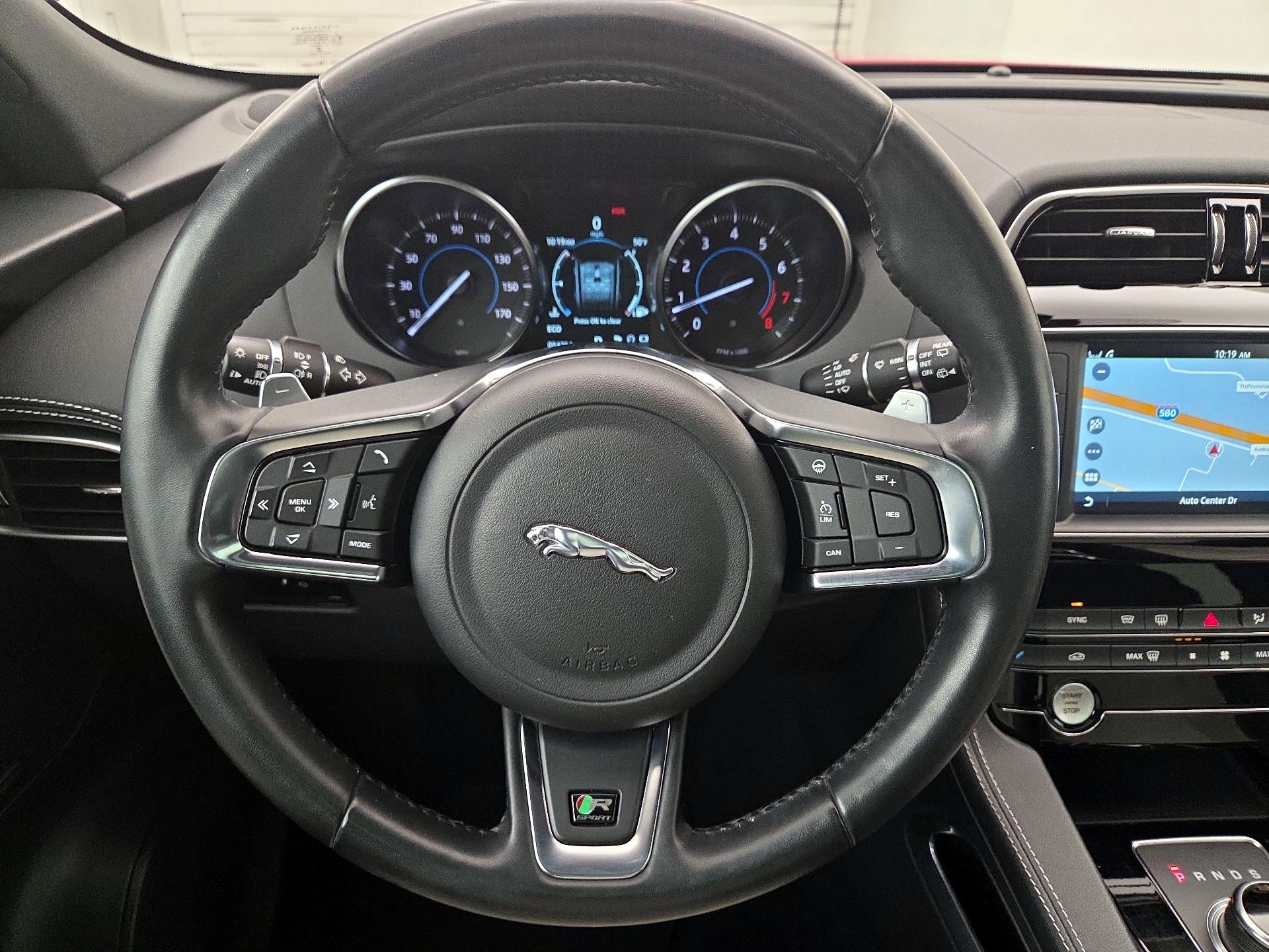 Thumbnail: 2018 Jaguar F-Pace - 10