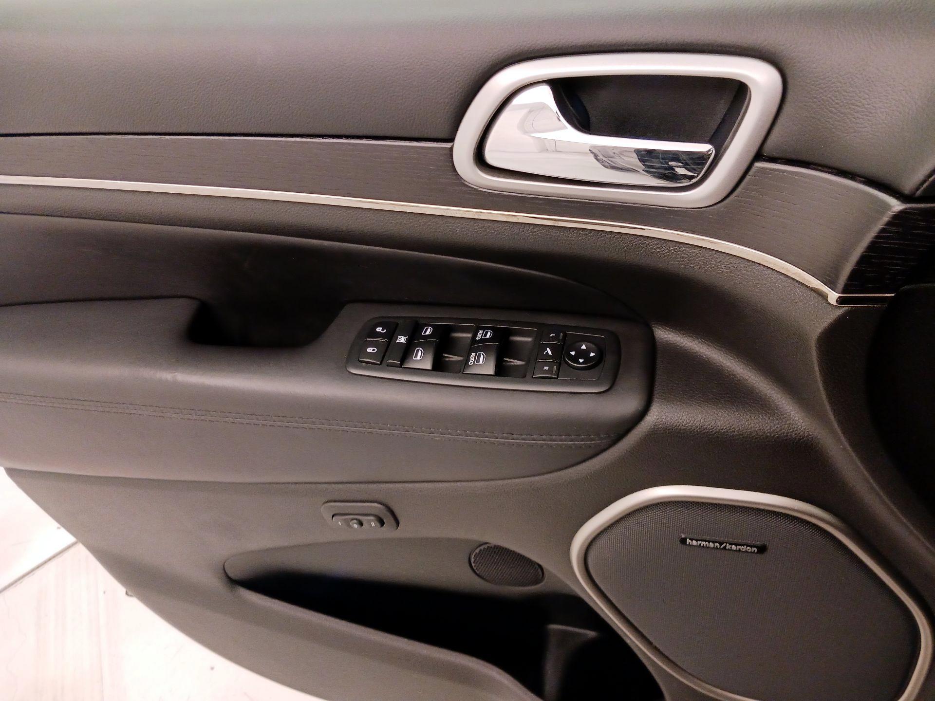 Thumbnail: 2018 Jeep Grand Cherokee - 12