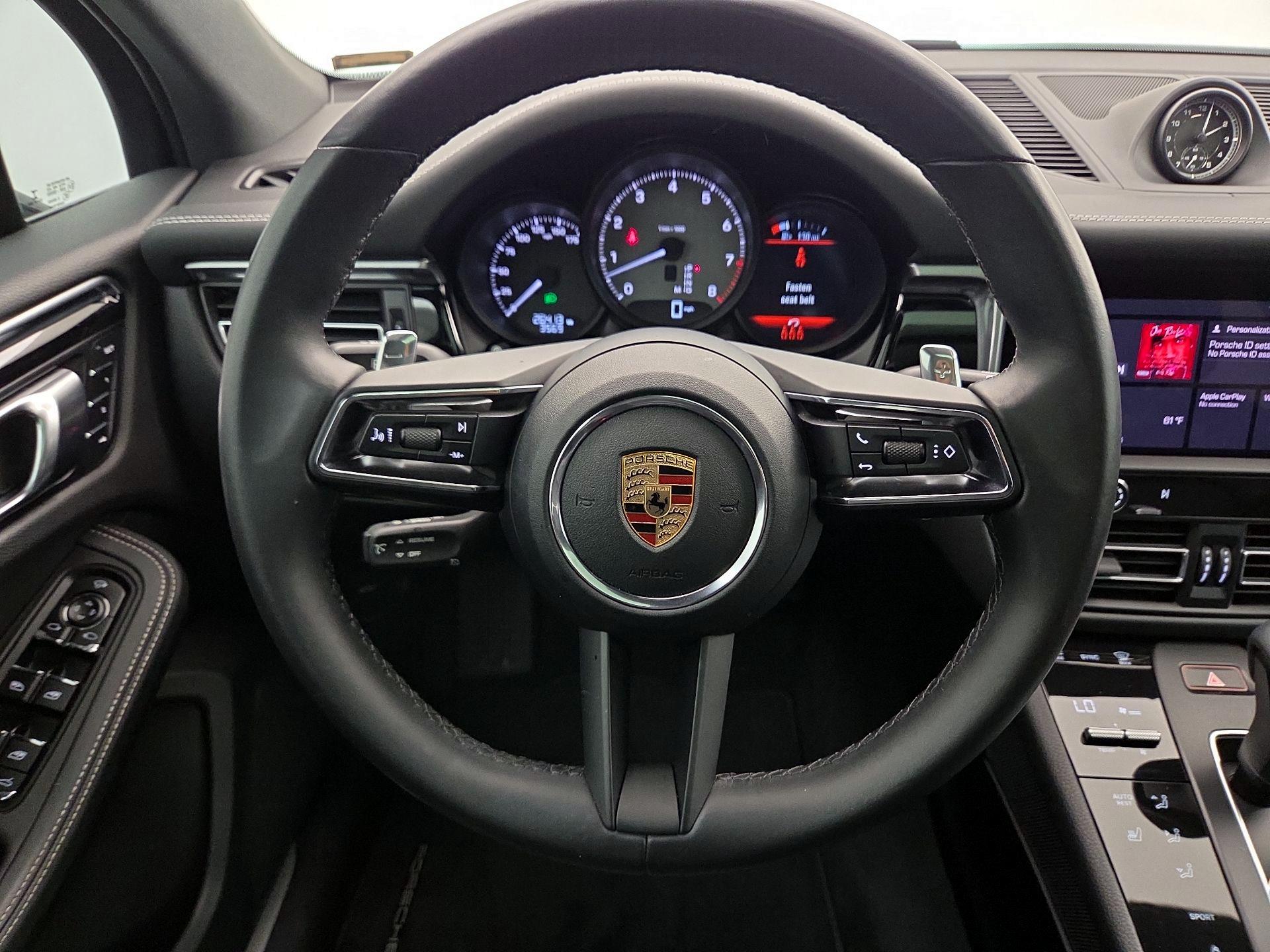 Thumbnail: 2022 Porsche Macan - 10