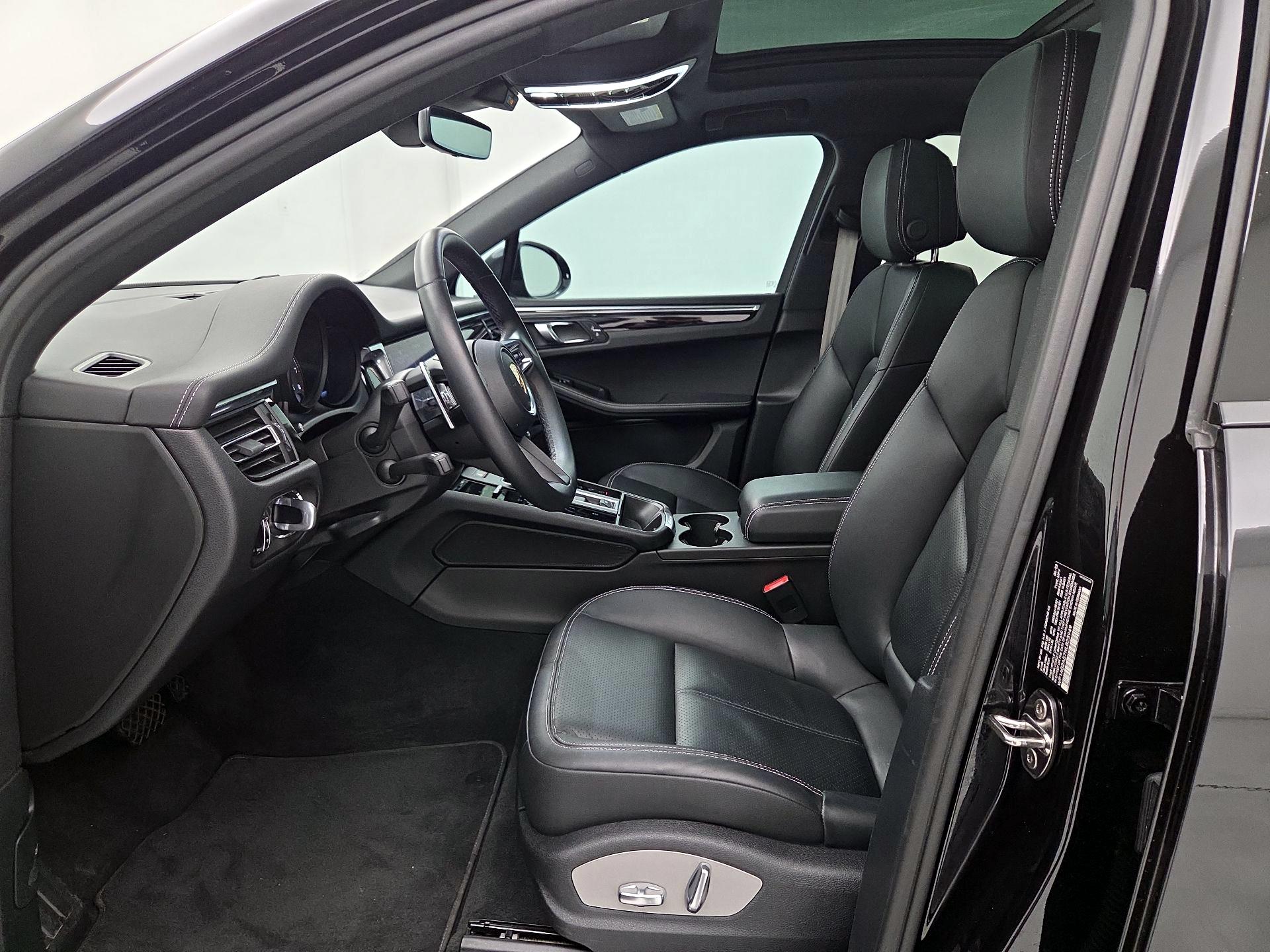 Thumbnail: 2022 Porsche Macan - 11