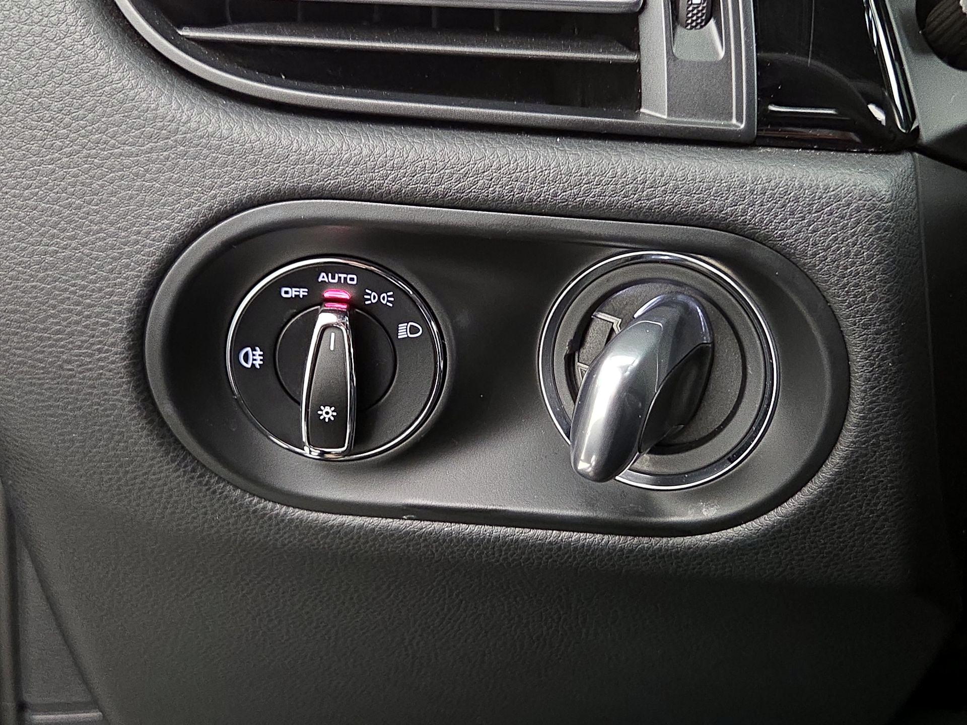 Thumbnail: 2022 Porsche Macan - 13