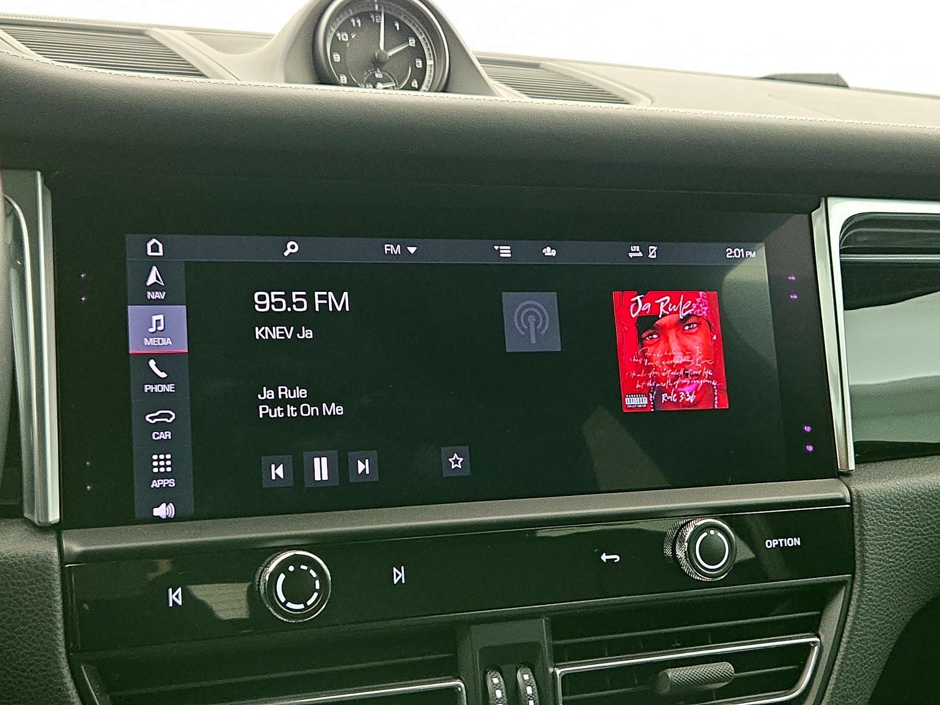 Thumbnail: 2022 Porsche Macan - 16