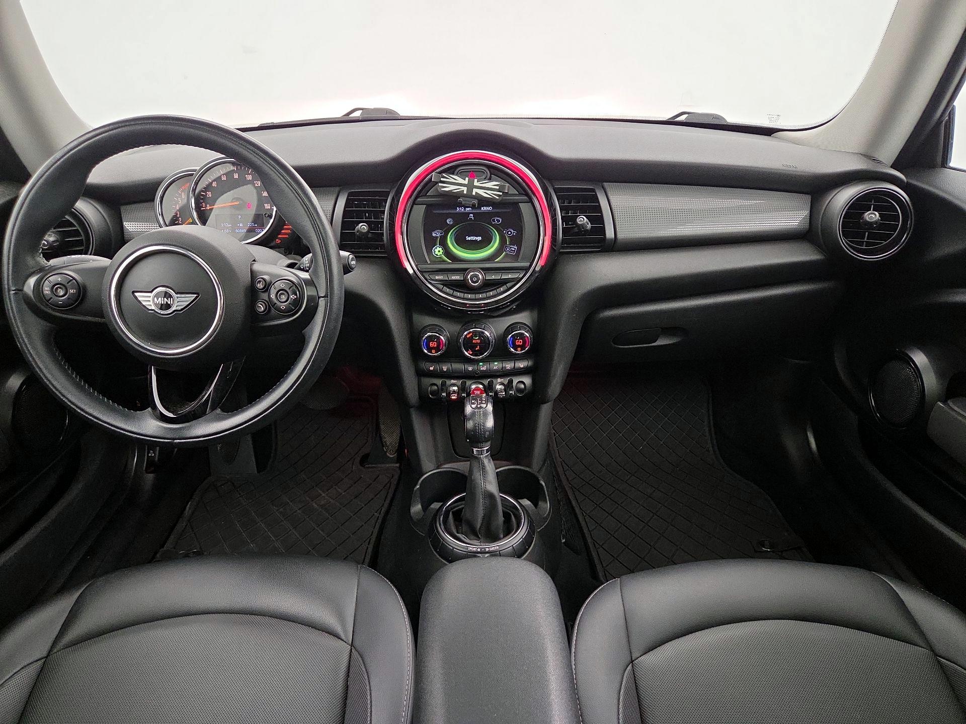 Thumbnail: 2016 MINI Cooper Hardtop - 9