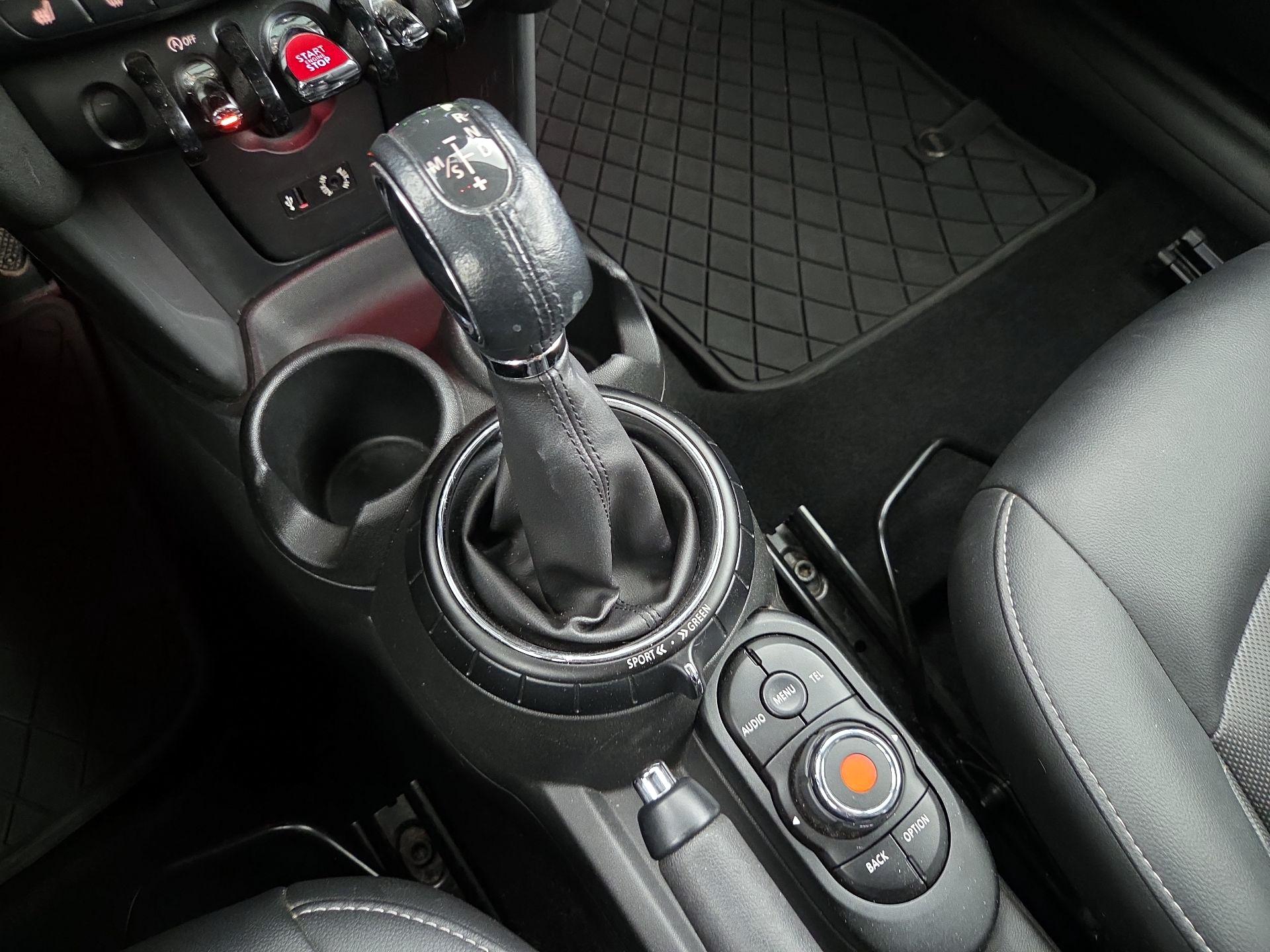 Thumbnail: 2016 MINI Cooper Hardtop - 16