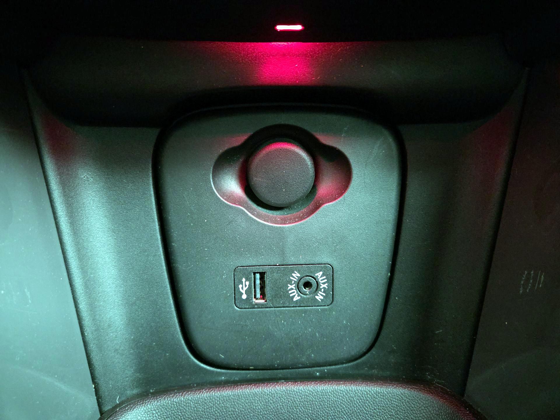 Thumbnail: 2016 MINI Cooper Hardtop - 17