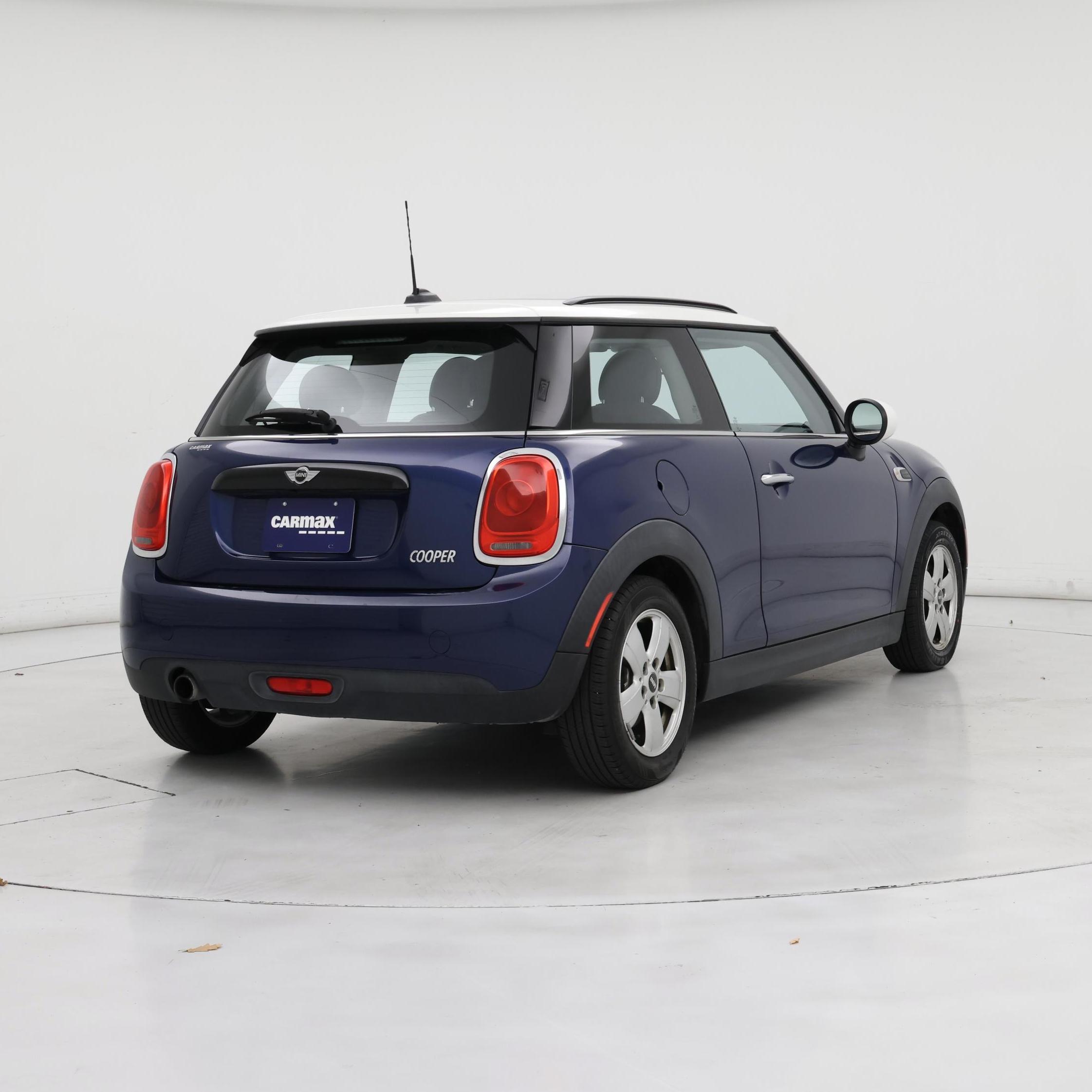 Thumbnail: 2016 MINI Cooper Hardtop - 8