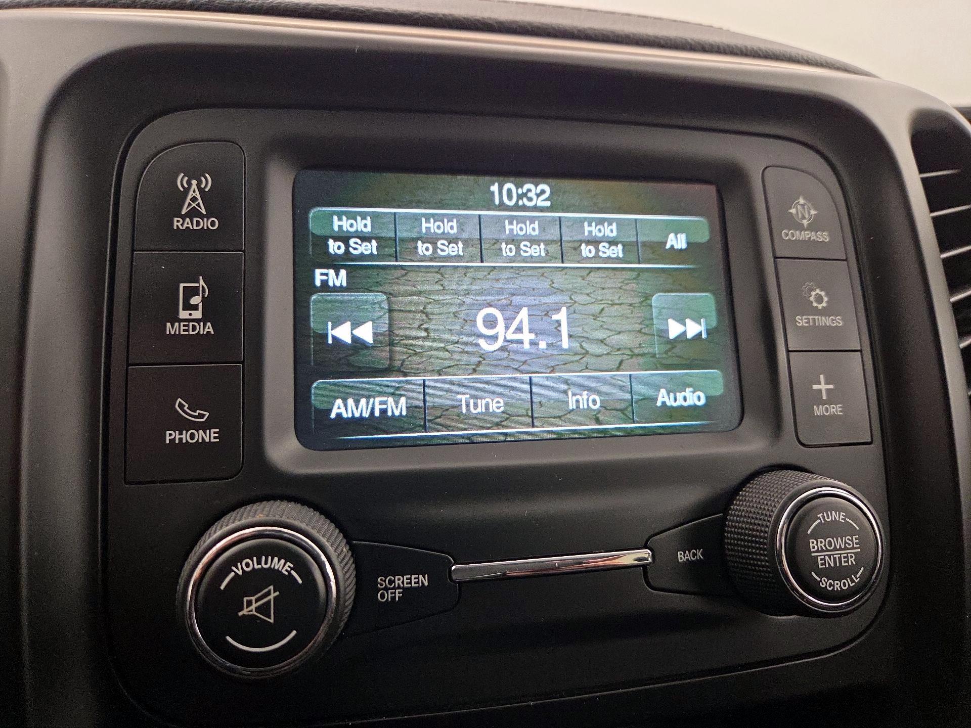 Thumbnail: 2015 Jeep Cherokee - 14