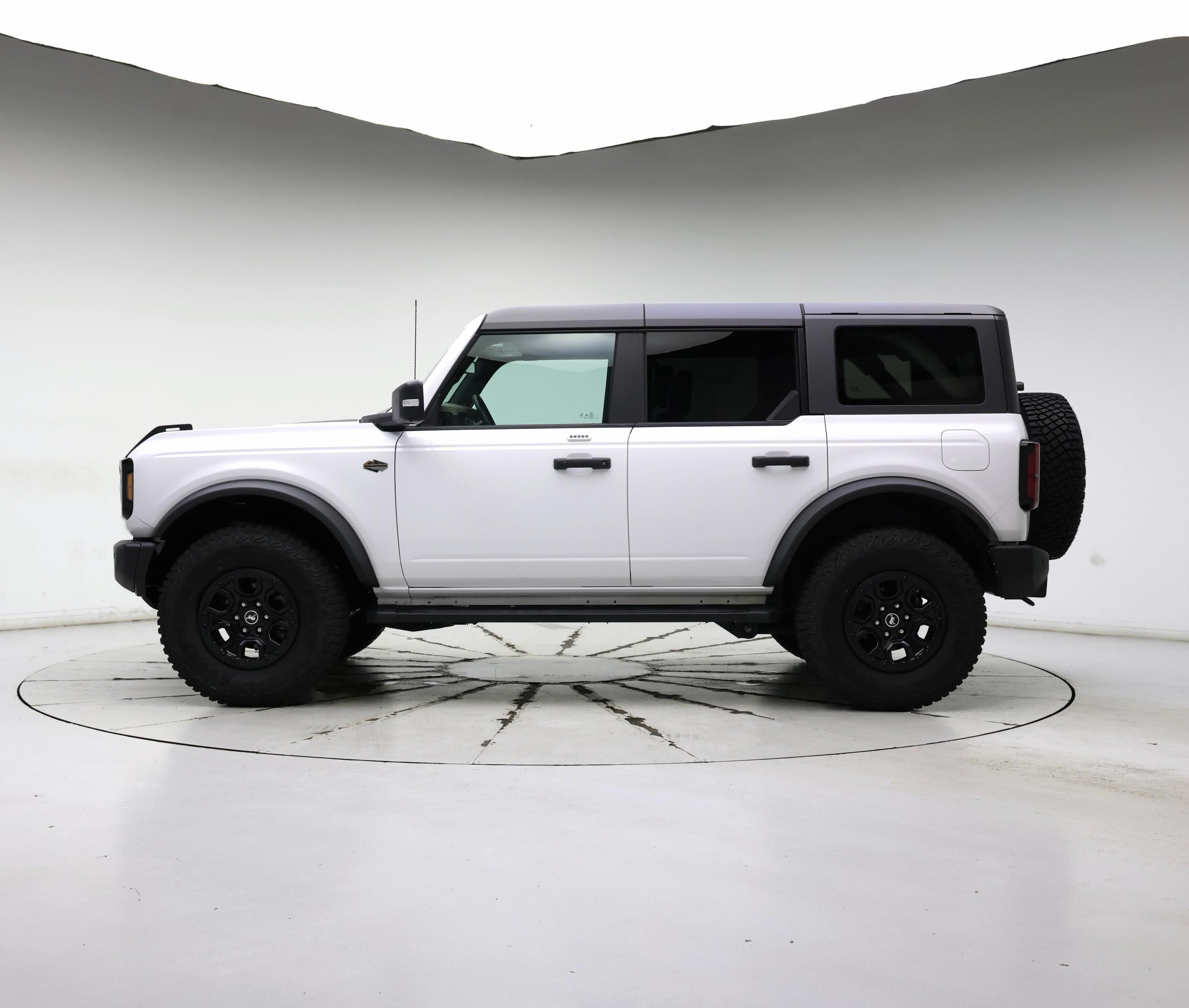 Thumbnail: 2023 Ford Bronco - 3