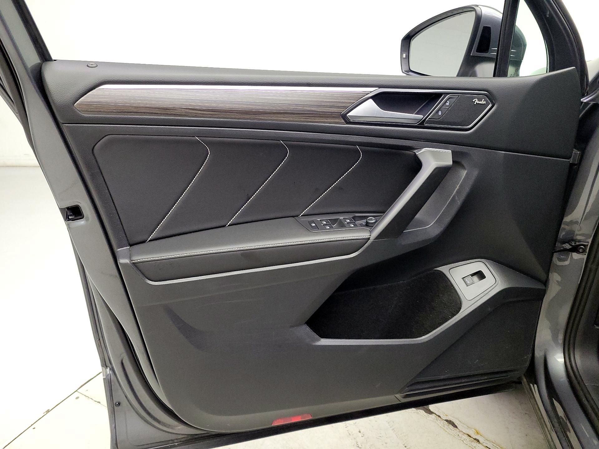 Thumbnail: 2022 Volkswagen Tiguan - 12