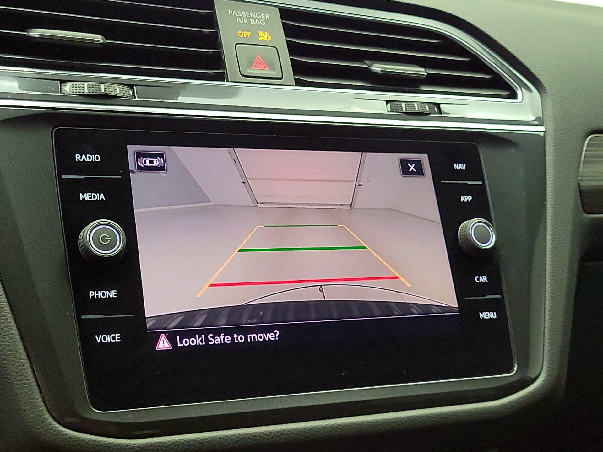 Thumbnail: 2022 Volkswagen Tiguan - 15