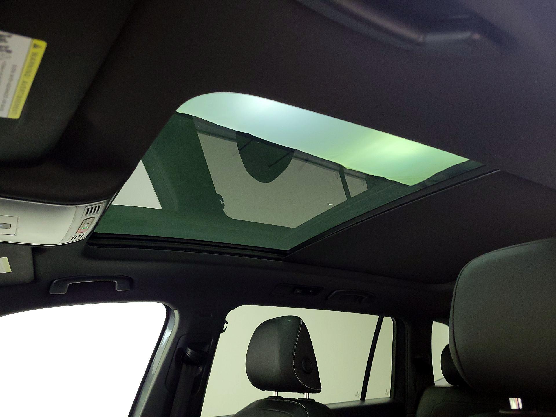 Thumbnail: 2022 Volkswagen Tiguan - 20