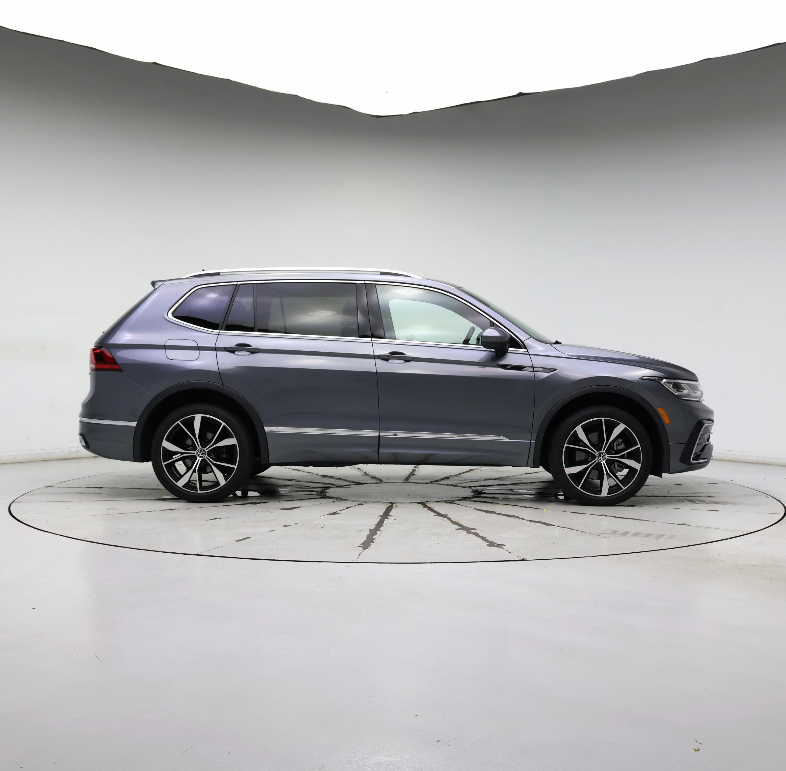 Thumbnail: 2022 Volkswagen Tiguan - 7