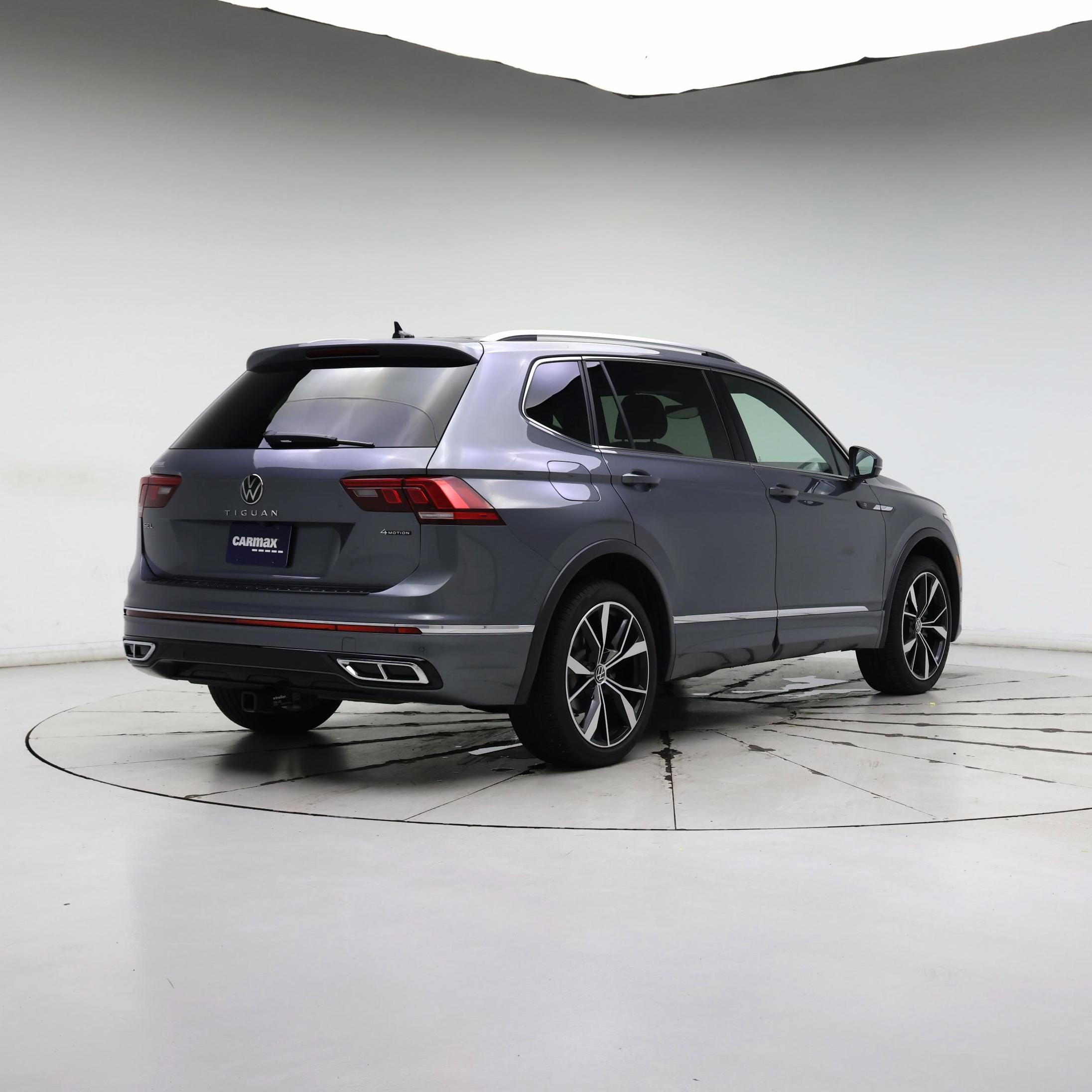 Thumbnail: 2022 Volkswagen Tiguan - 8