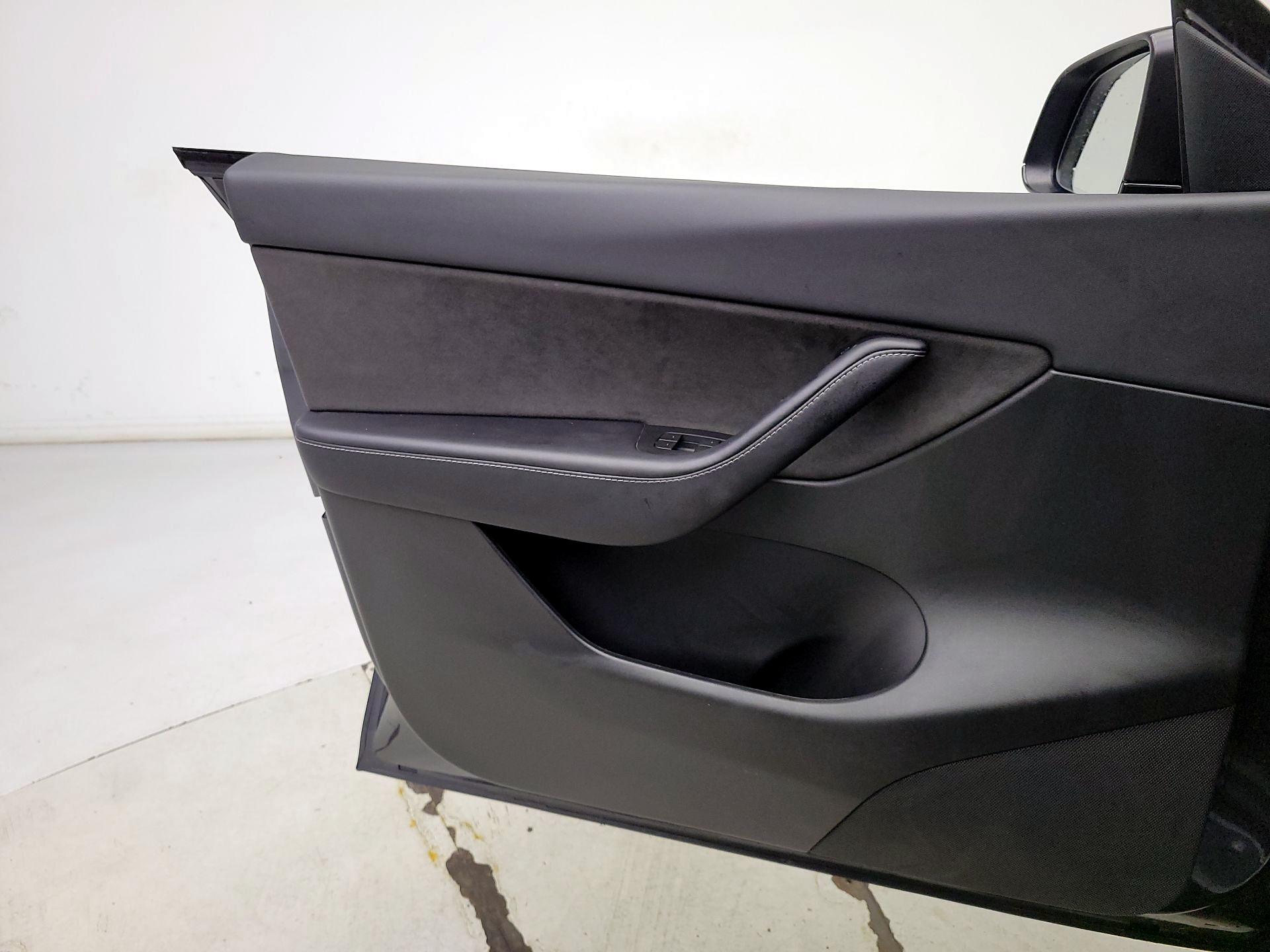 Thumbnail: 2022 Tesla Model Y - 12