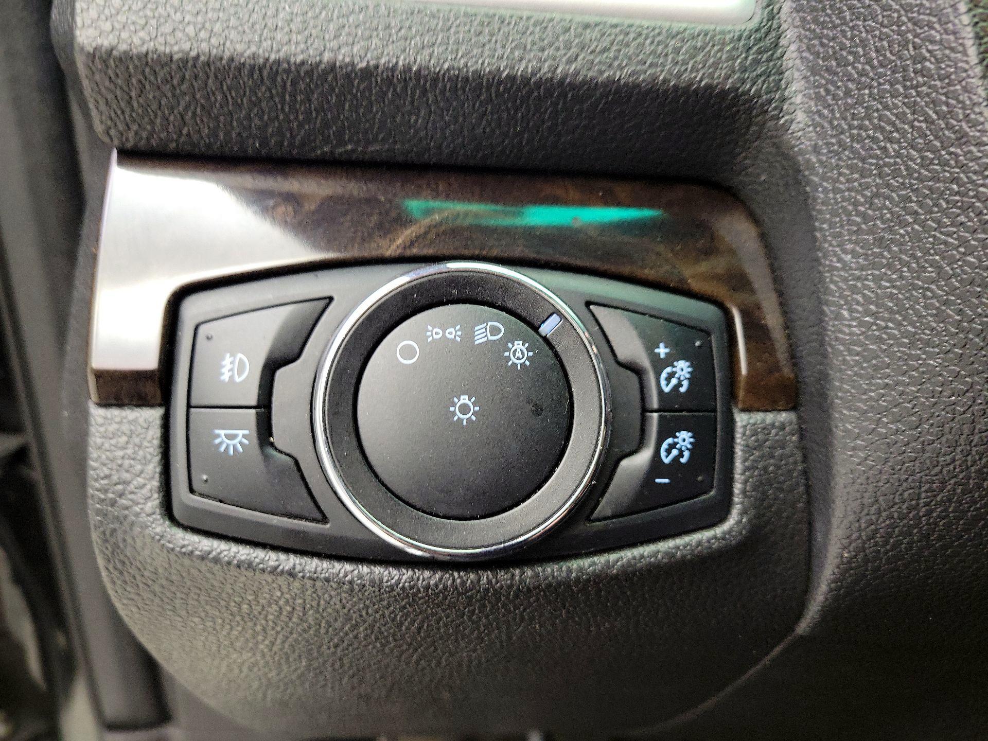 Thumbnail: 2015 Ford Explorer - 13