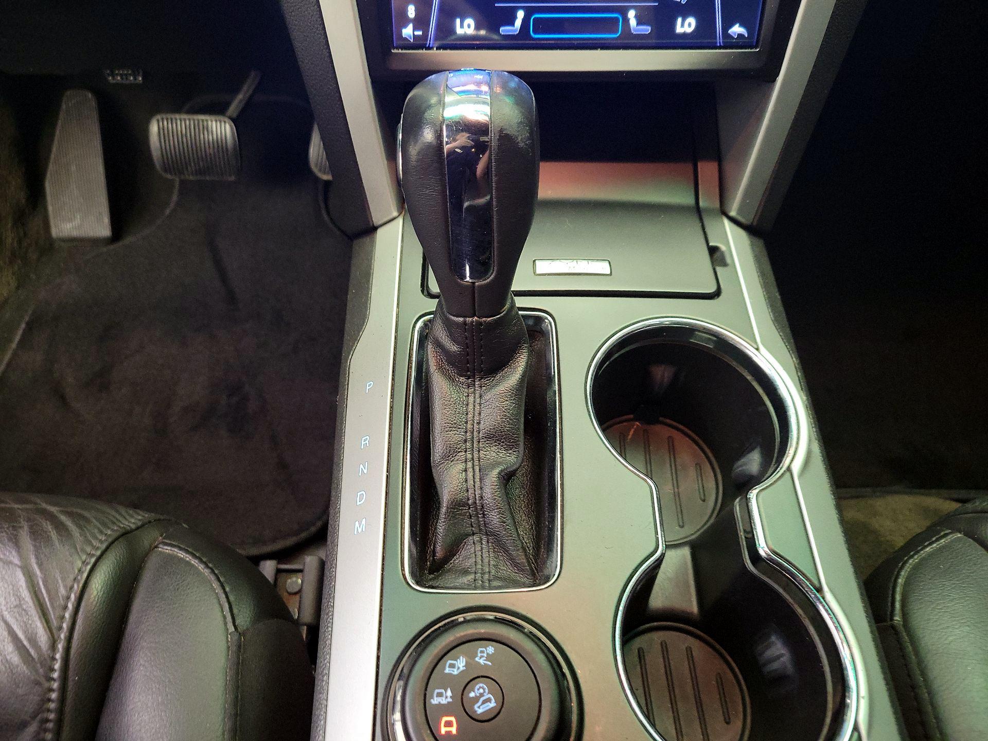 Thumbnail: 2015 Ford Explorer - 17