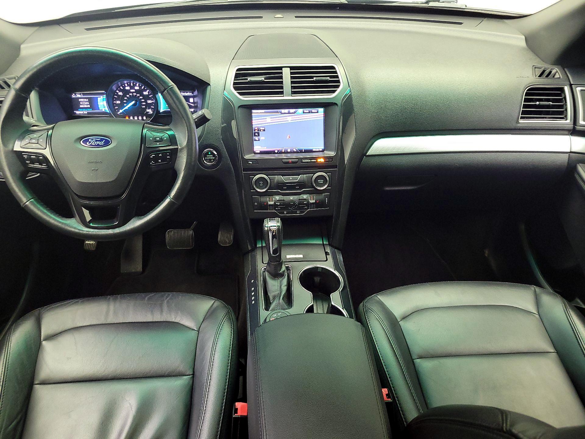 Thumbnail: 2016 Ford Explorer - 9