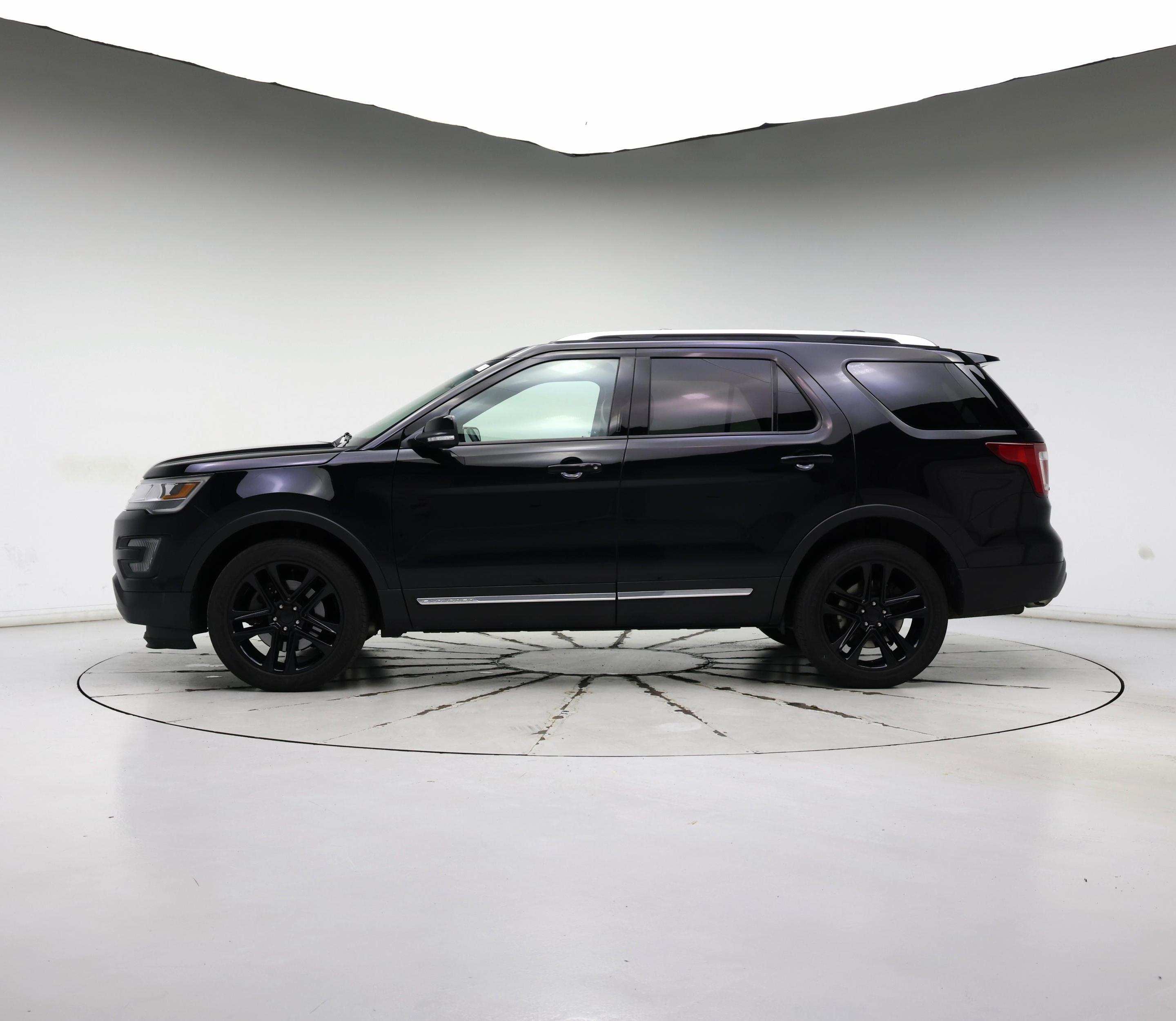 Thumbnail: 2016 Ford Explorer - 3