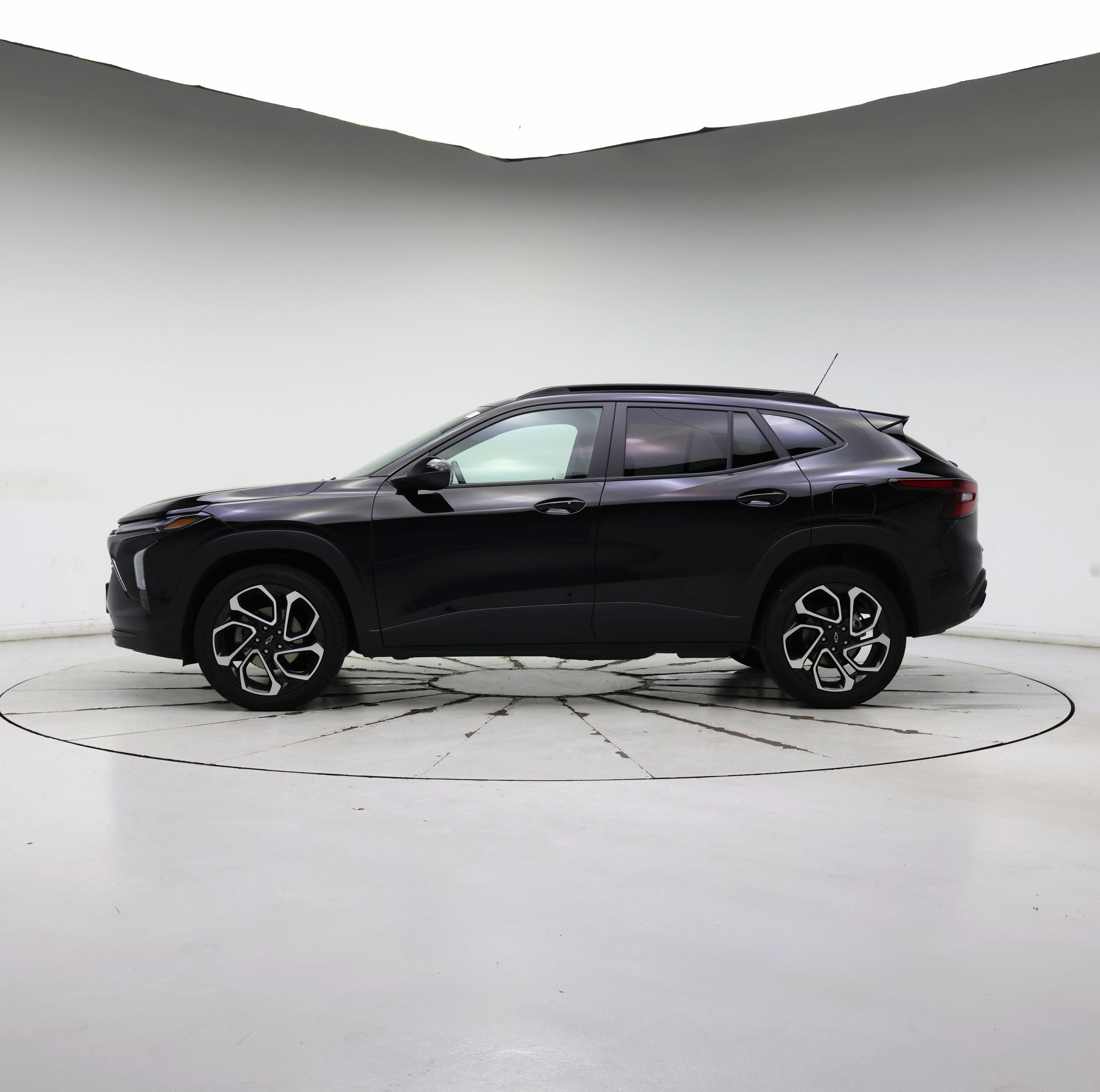 Thumbnail: 2025 Chevrolet Trax - 3