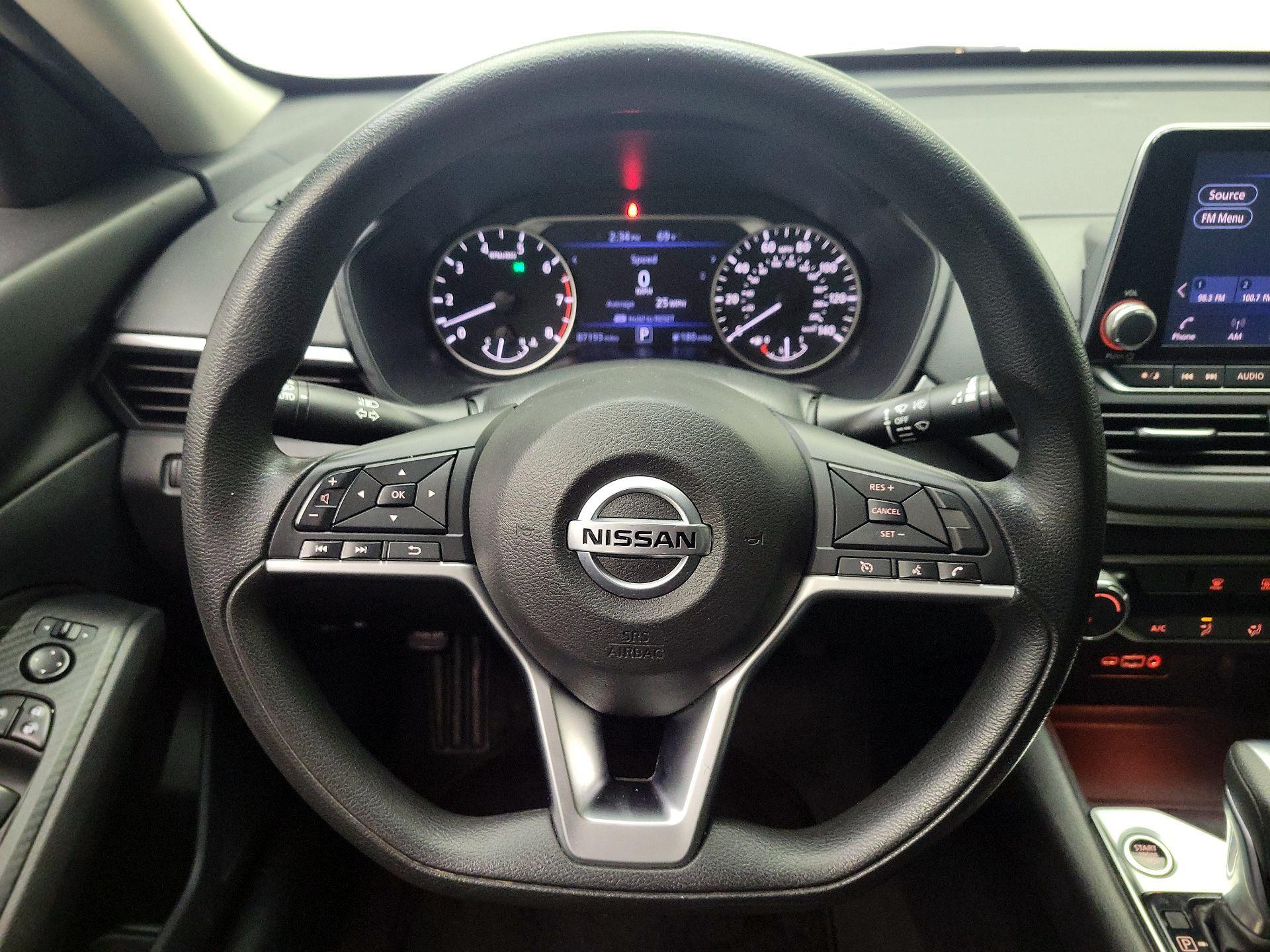 Thumbnail: 2020 Nissan Altima - 10