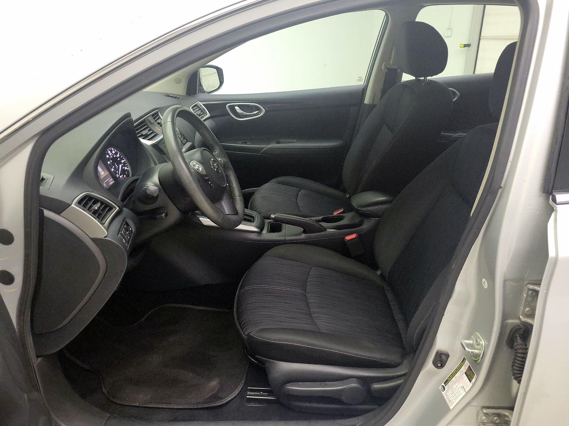 Thumbnail: 2017 Nissan Sentra - 11