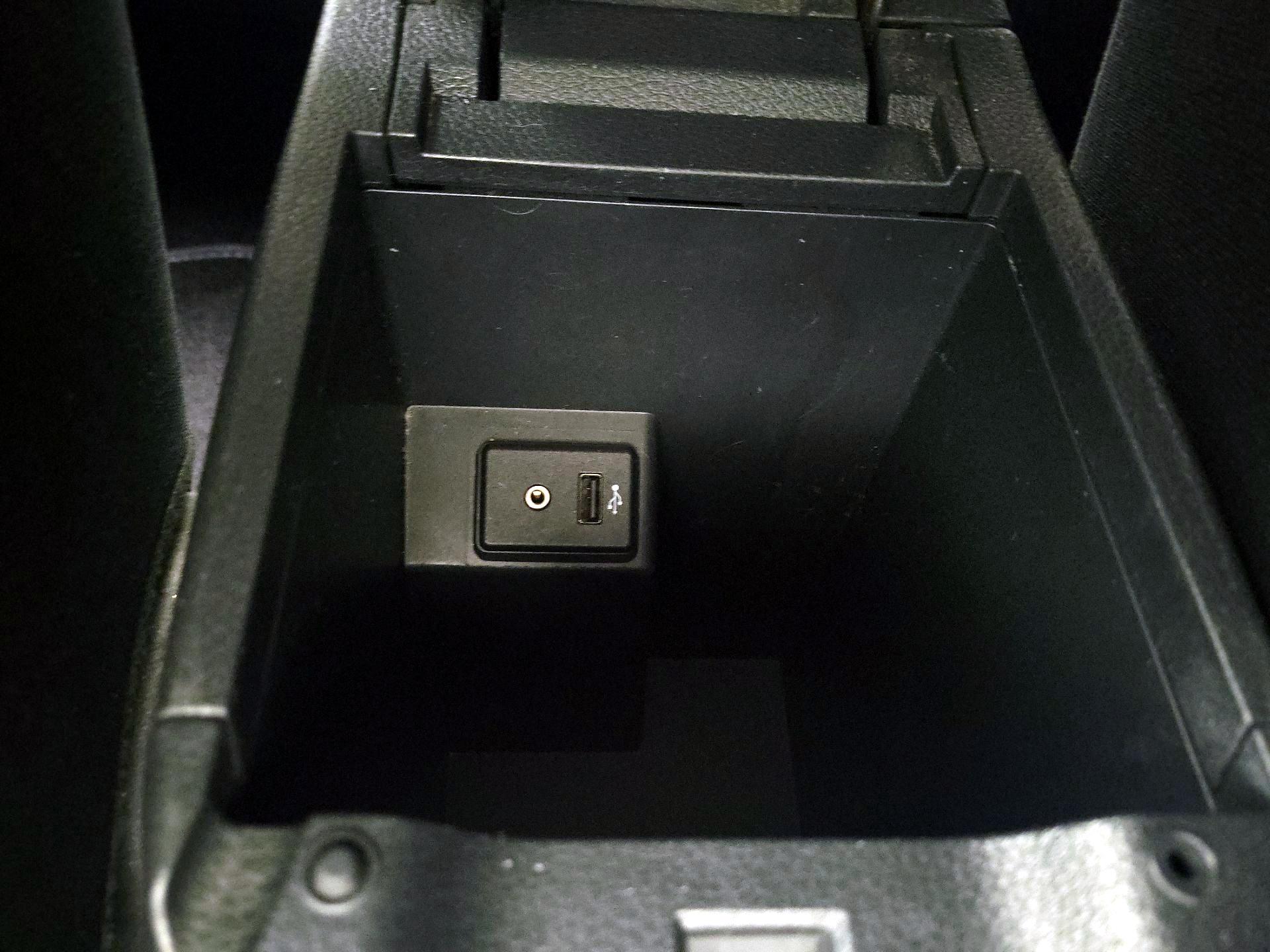 Thumbnail: 2017 Nissan Sentra - 18