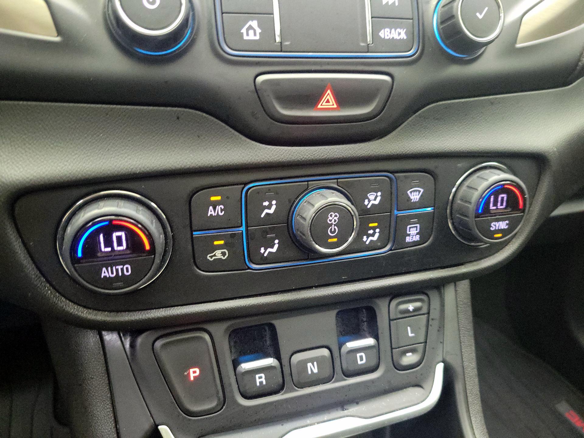 Thumbnail: 2019 GMC Terrain - 17