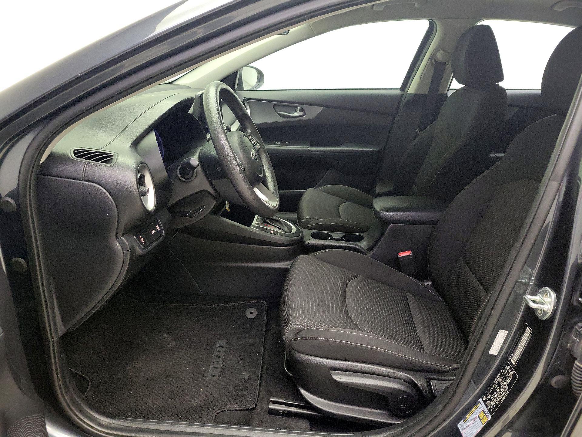 Thumbnail: 2021 Kia Forte - 11