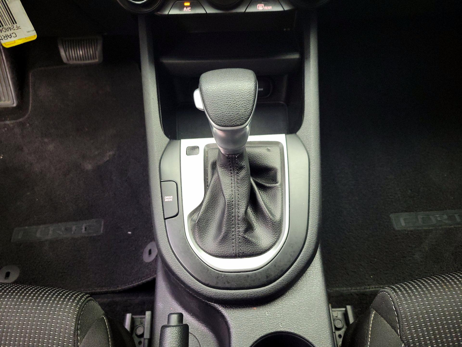 Thumbnail: 2021 Kia Forte - 17