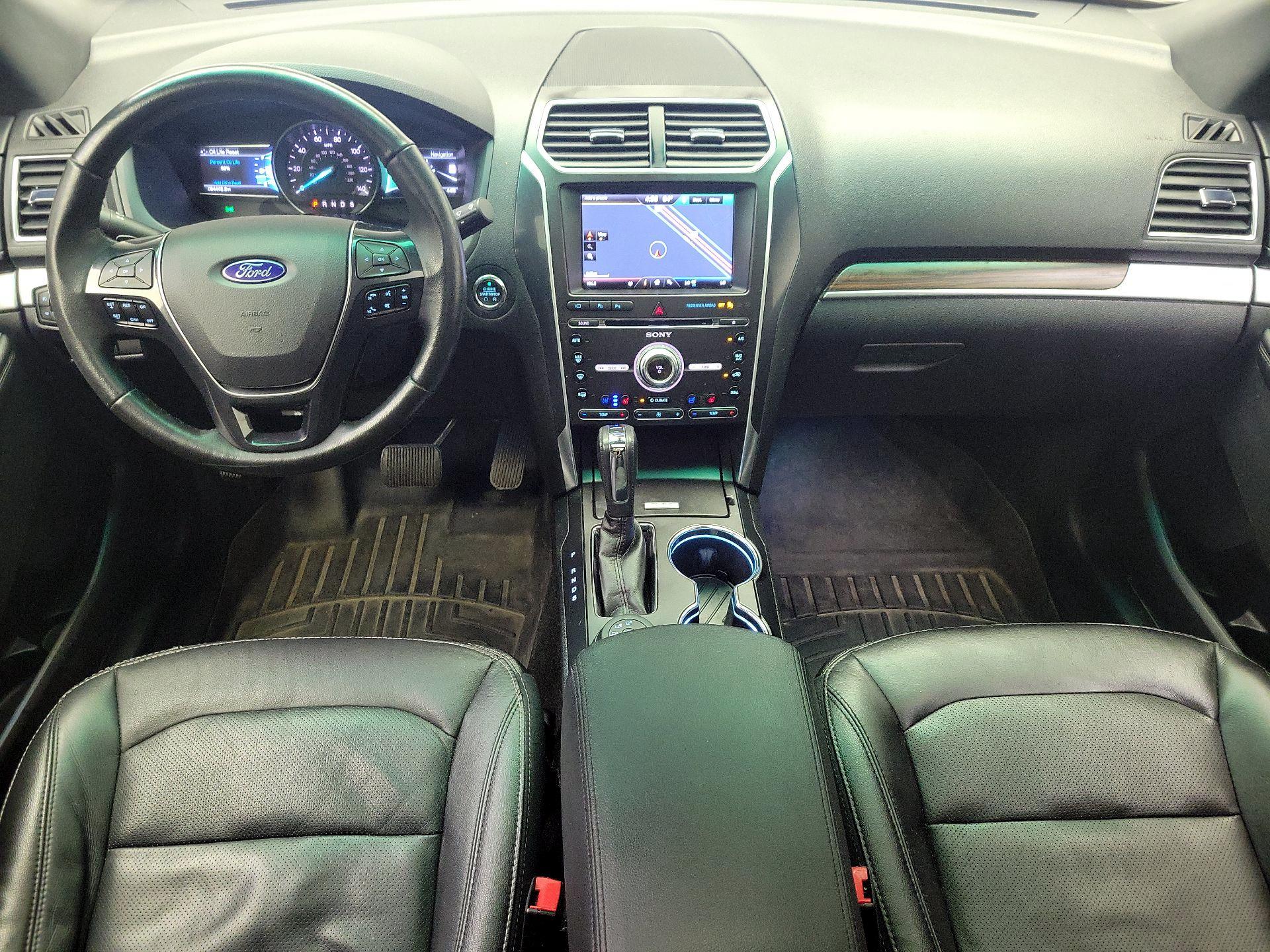 Thumbnail: 2016 Ford Explorer - 9